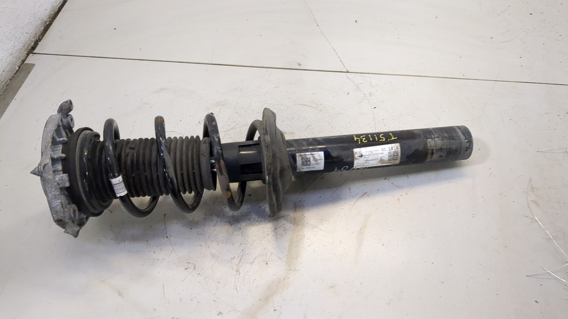 Амортизатор передний