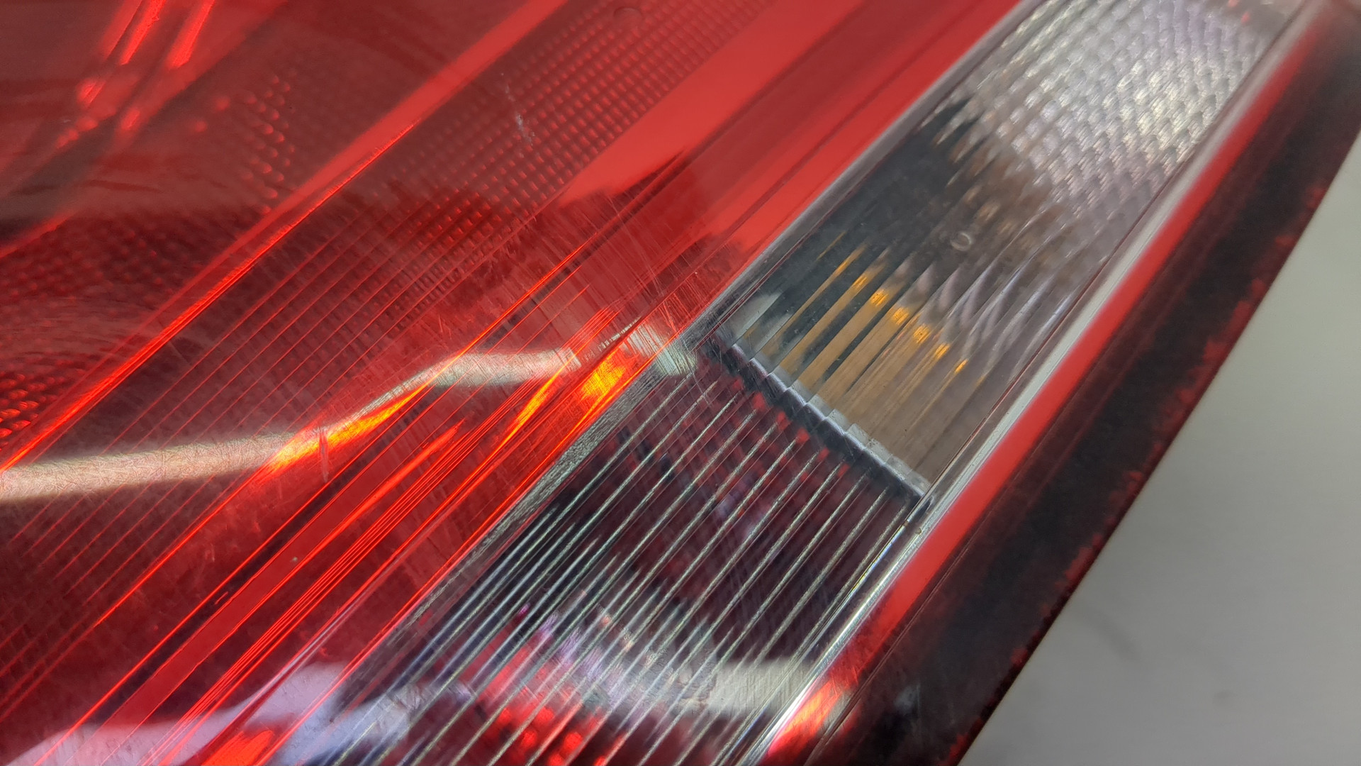 Фонарь задний правый