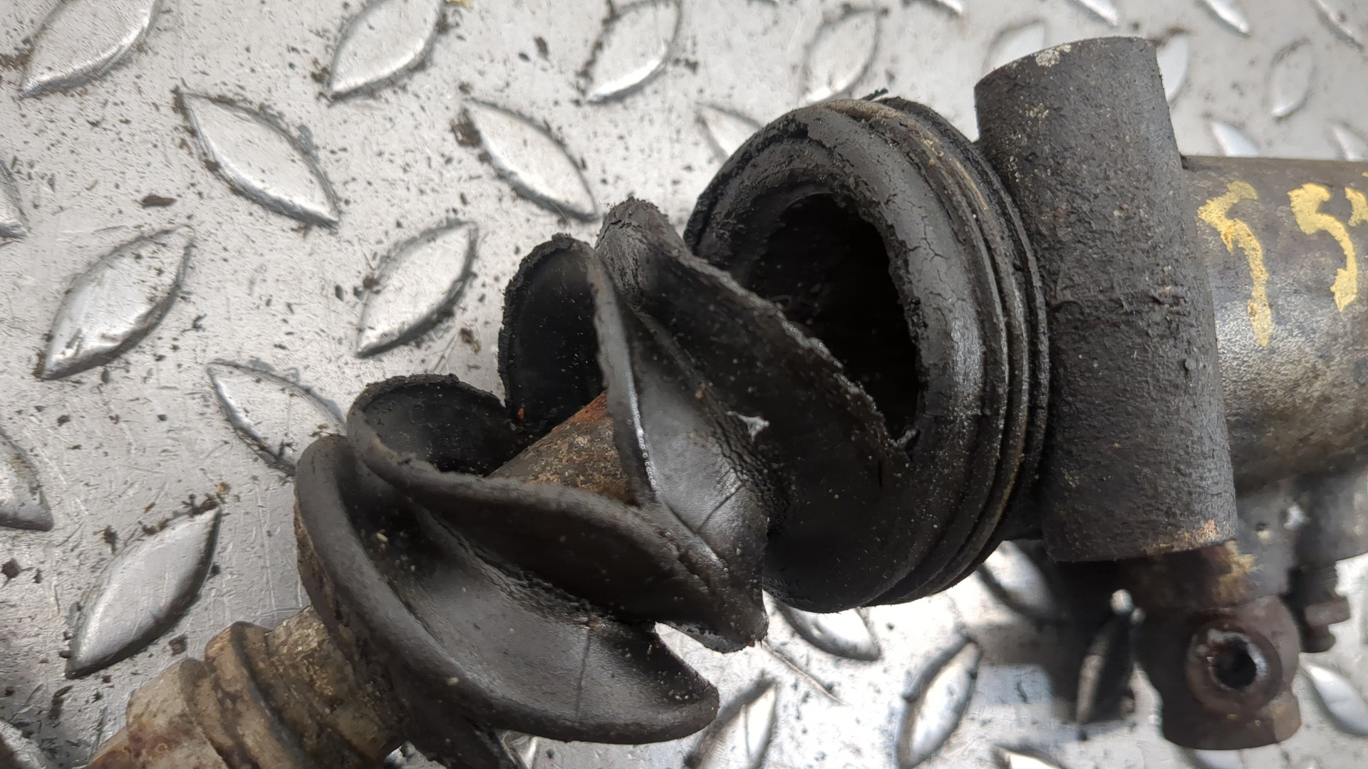 Цилиндр сцепления рабочий