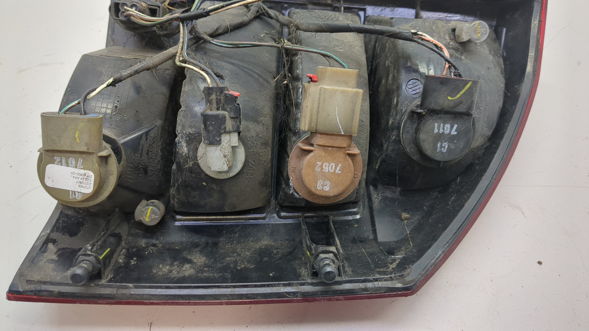 Фонарь задний левый