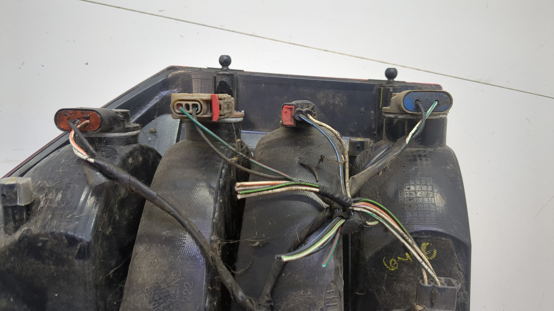 Фонарь задний левый