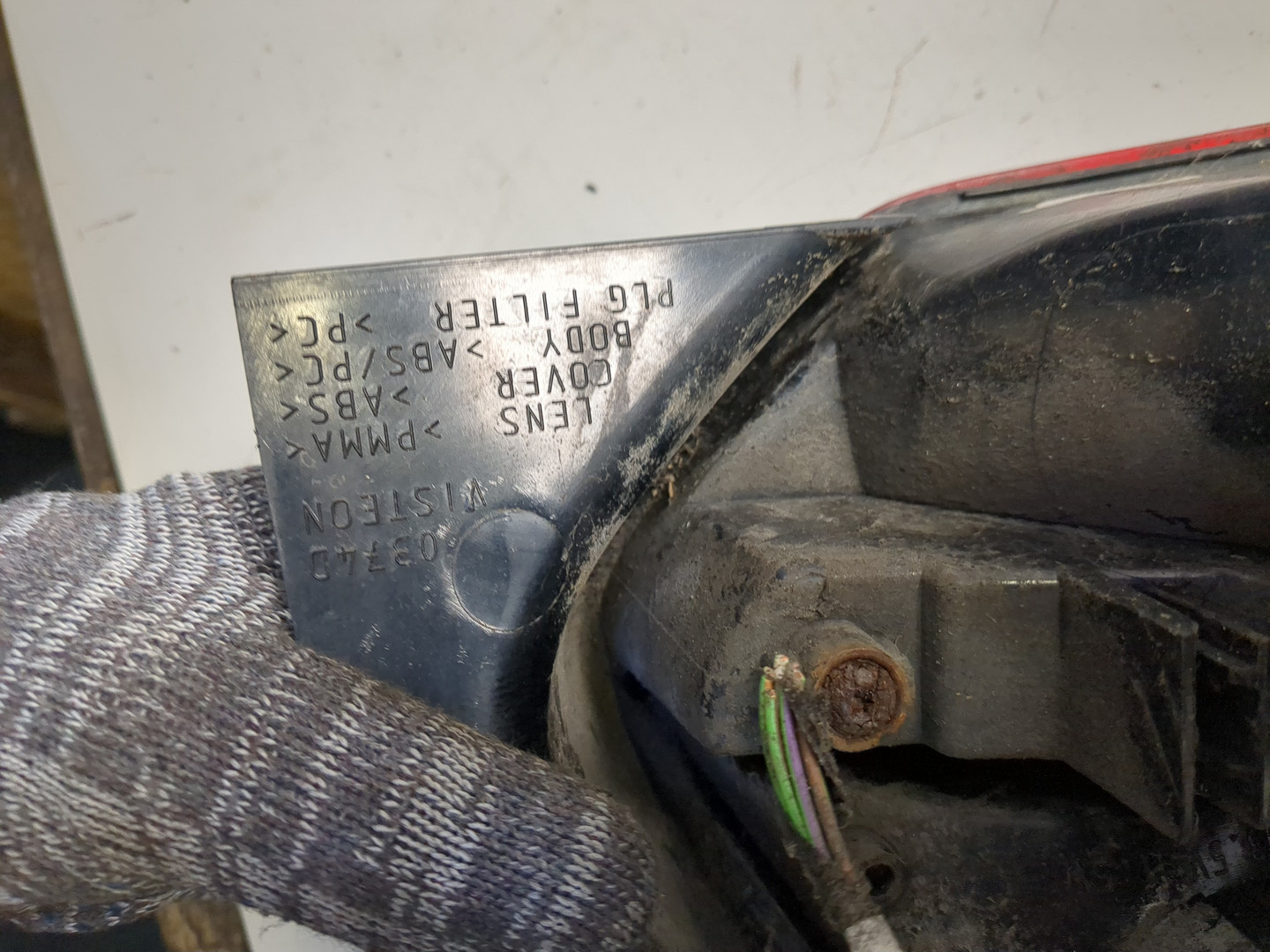 Фонарь задний правый