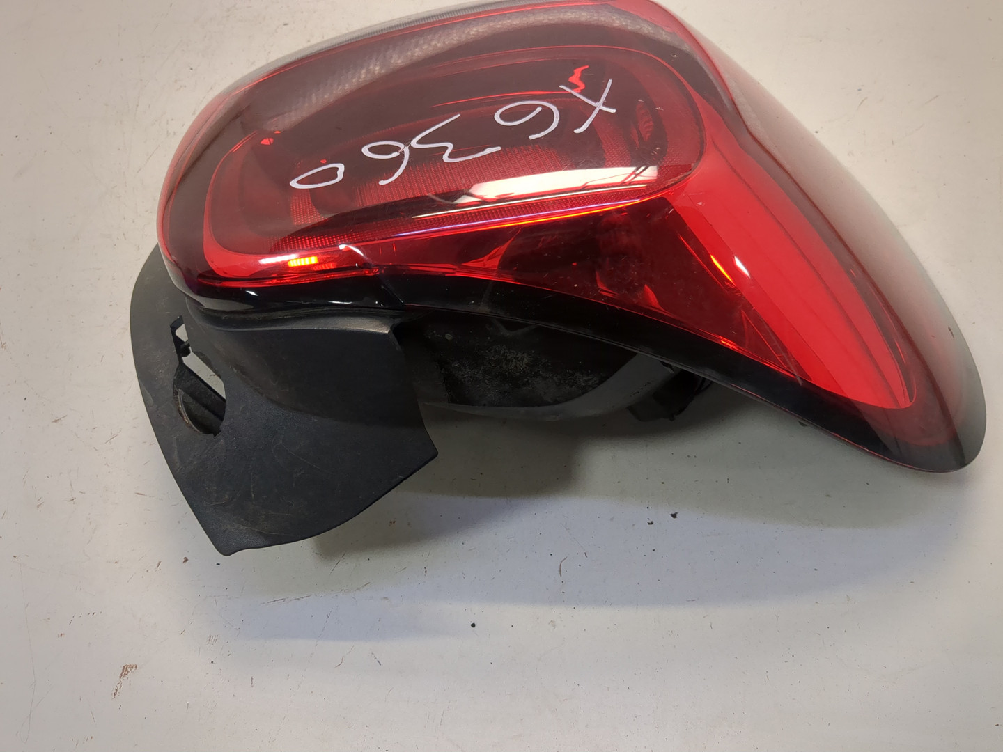 Фонарь задний левый