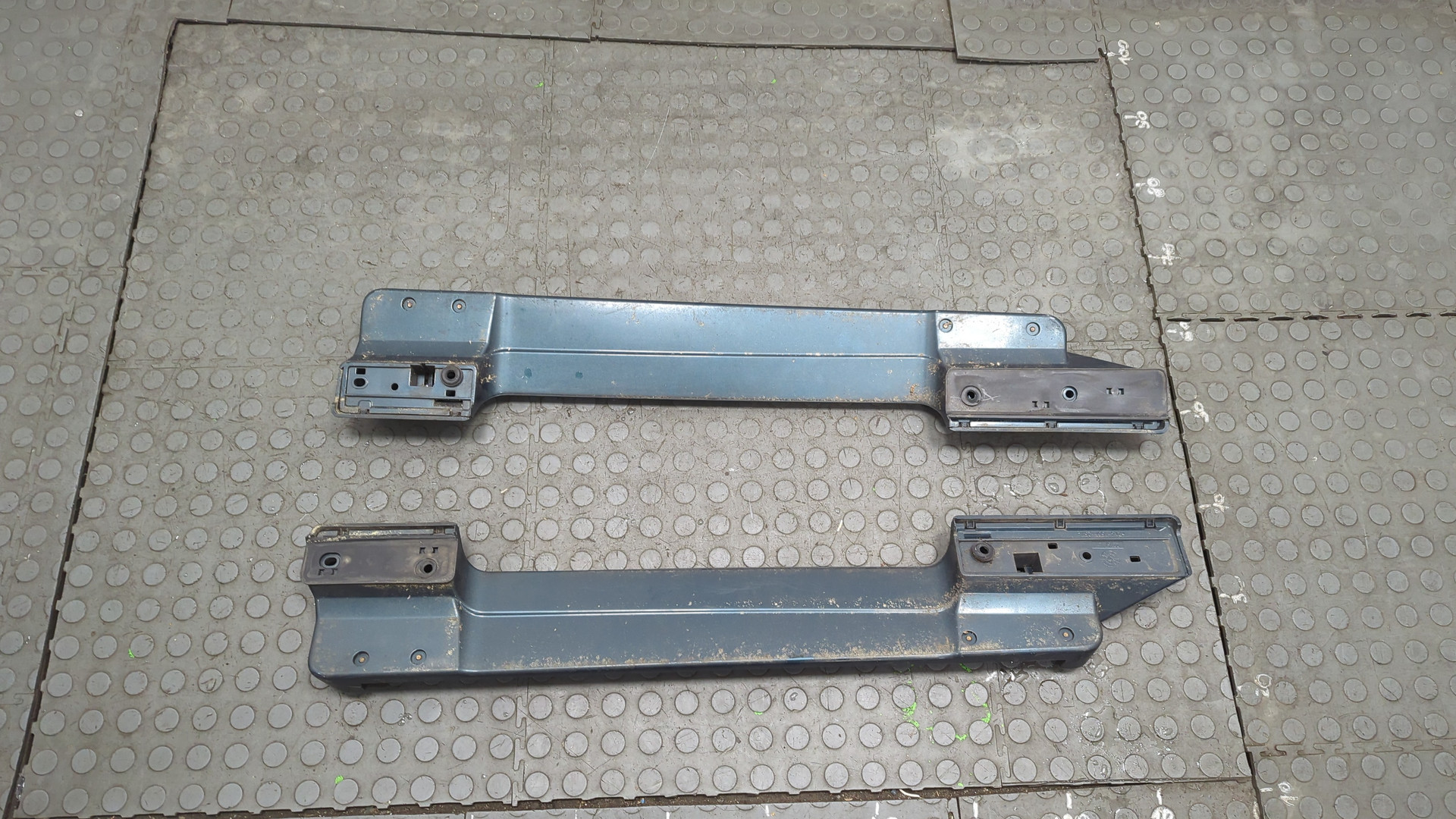 Рейлинги (релинг) к-кт (планки на крышу)