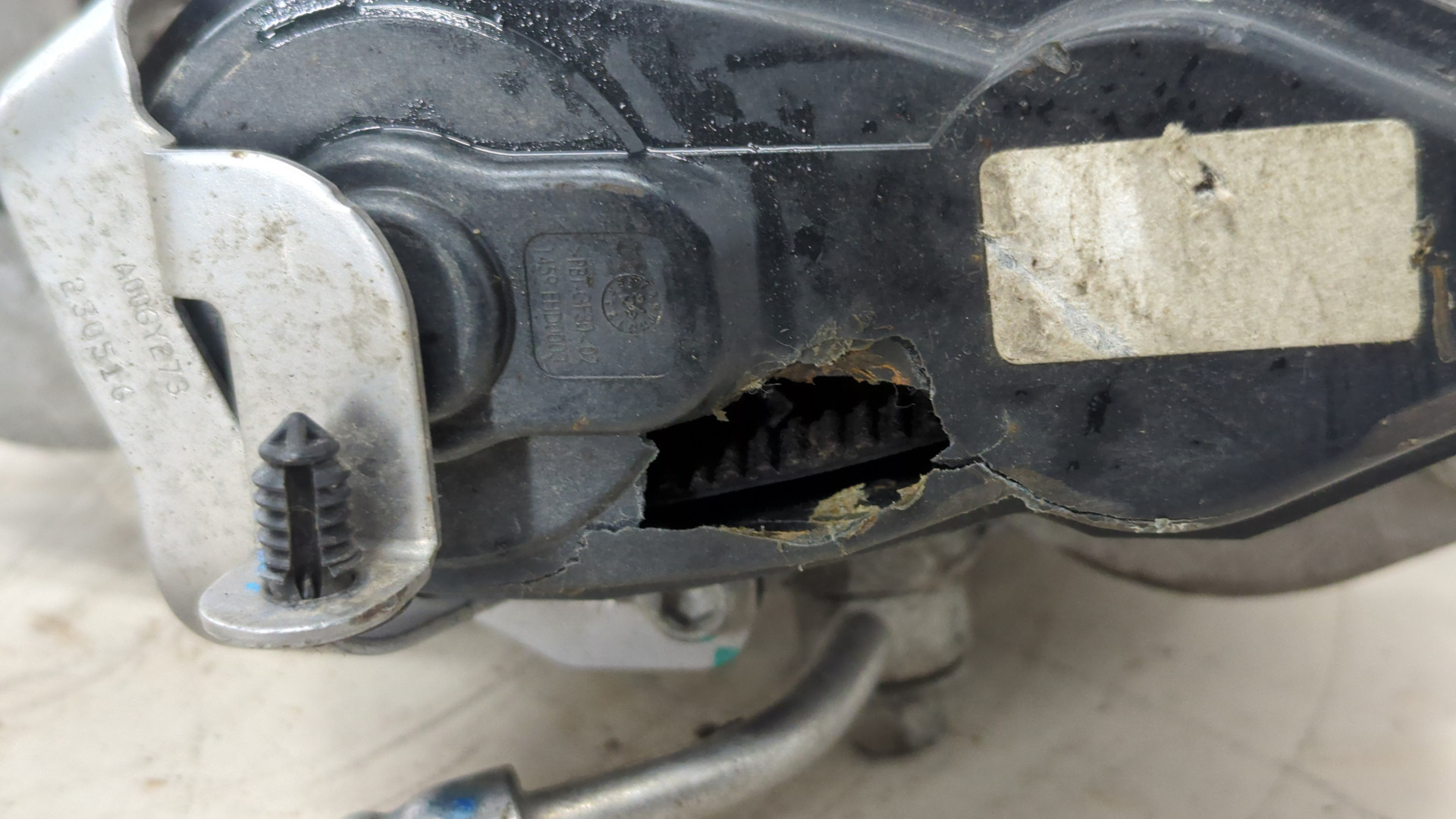 Суппорт передний правый