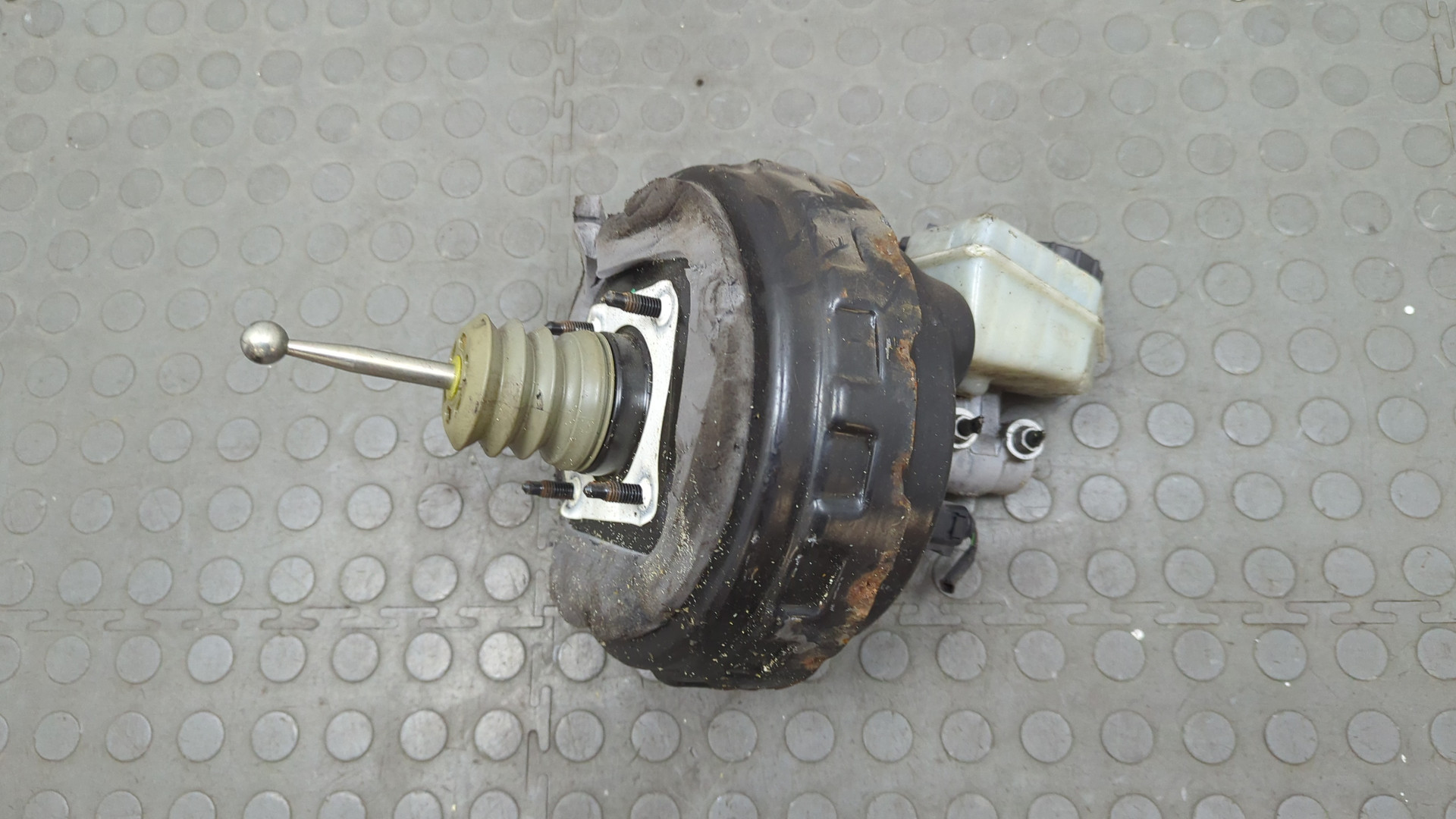 Цилиндр тормозной главный