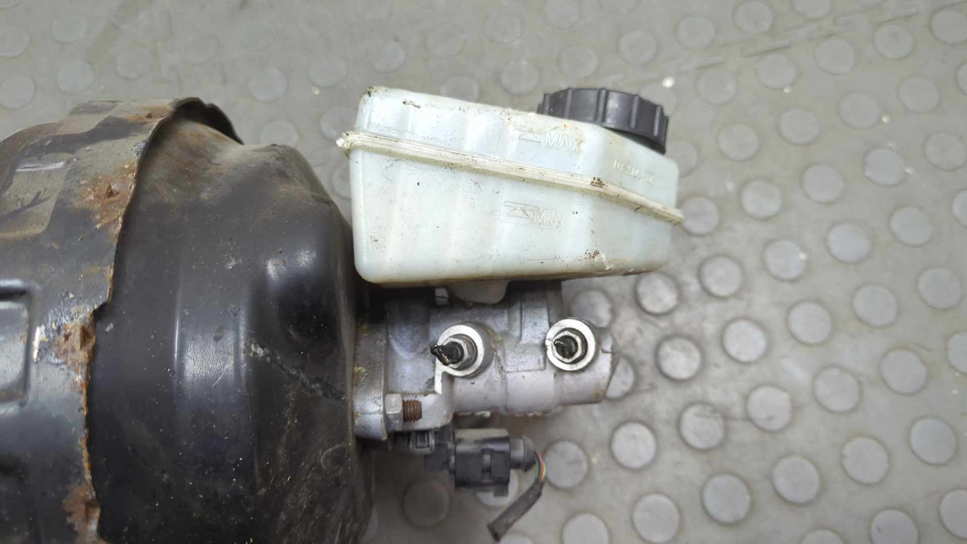 Цилиндр тормозной главный