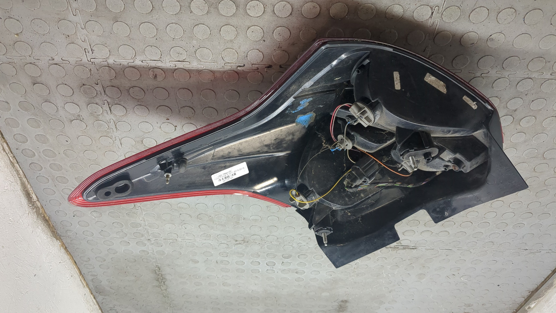 Фонарь задний левый