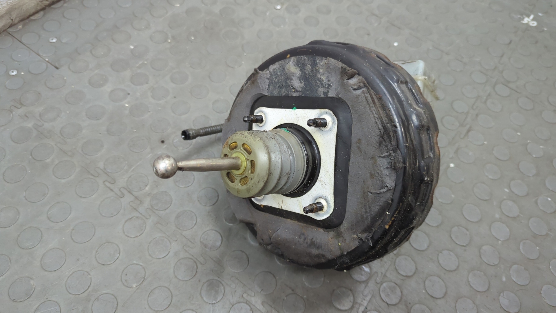 Цилиндр тормозной главный