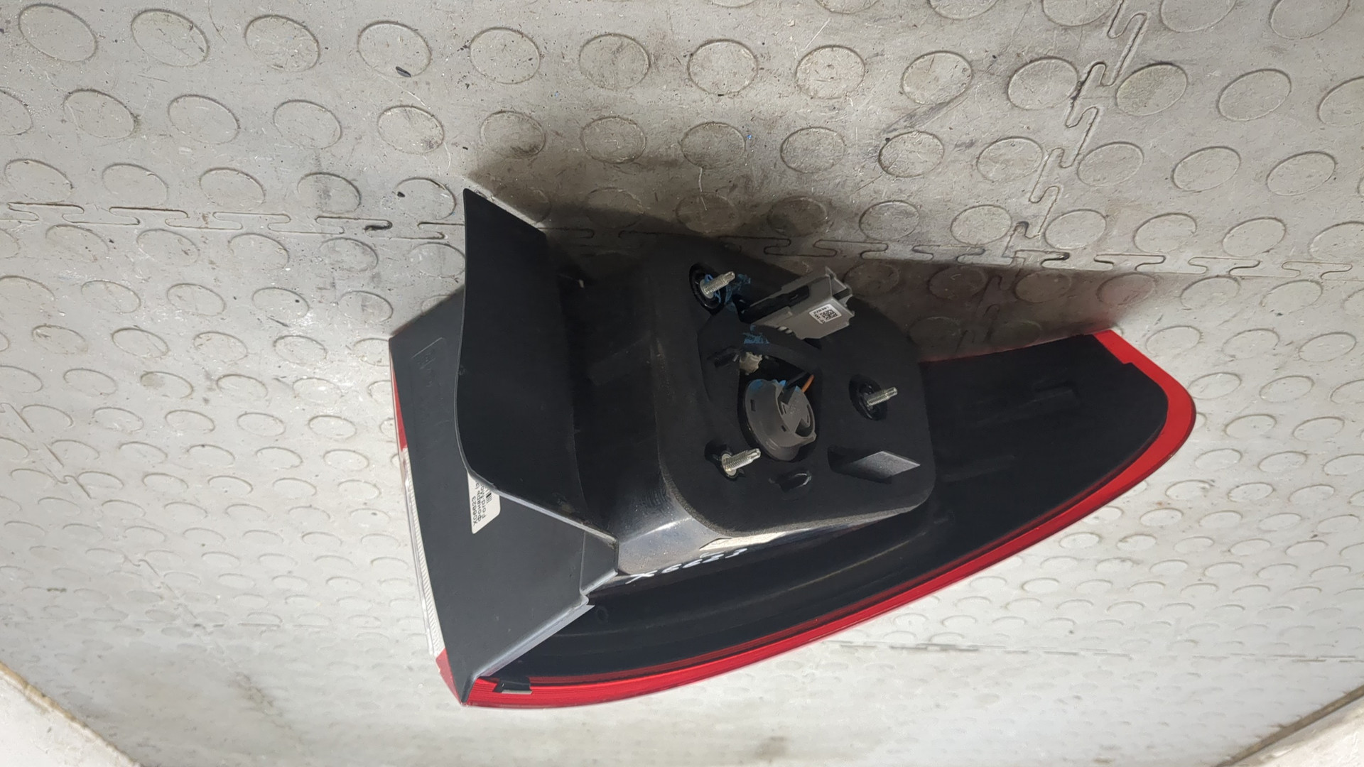 Фонарь задний правый