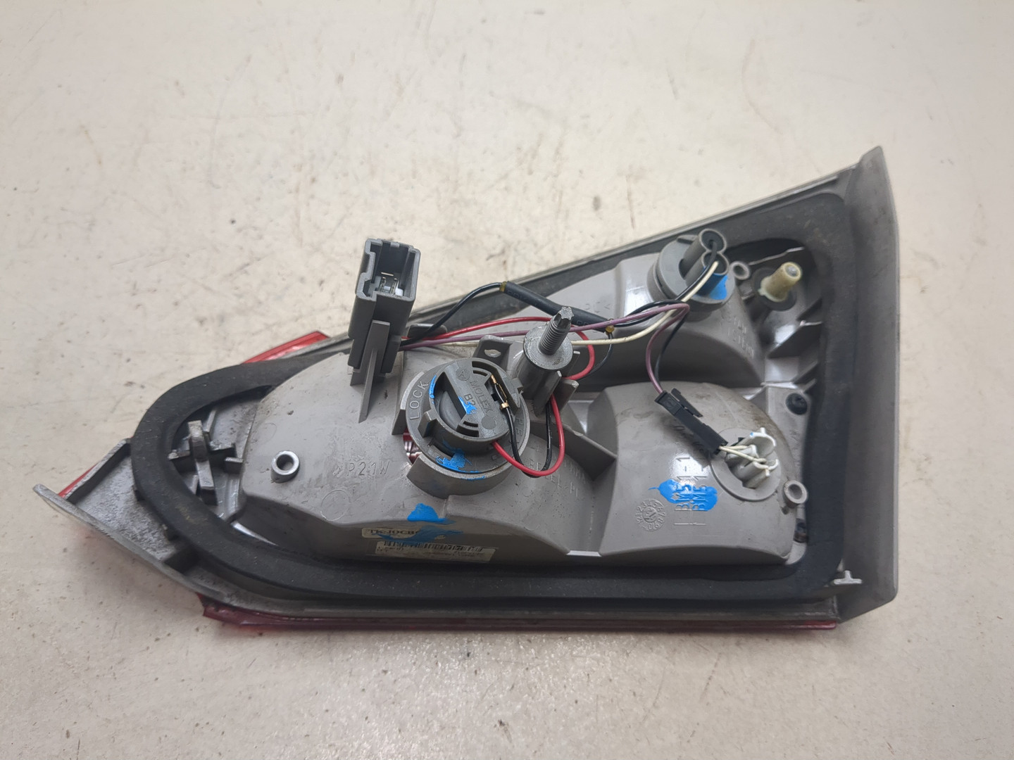 Фонарь задний внутренний левый