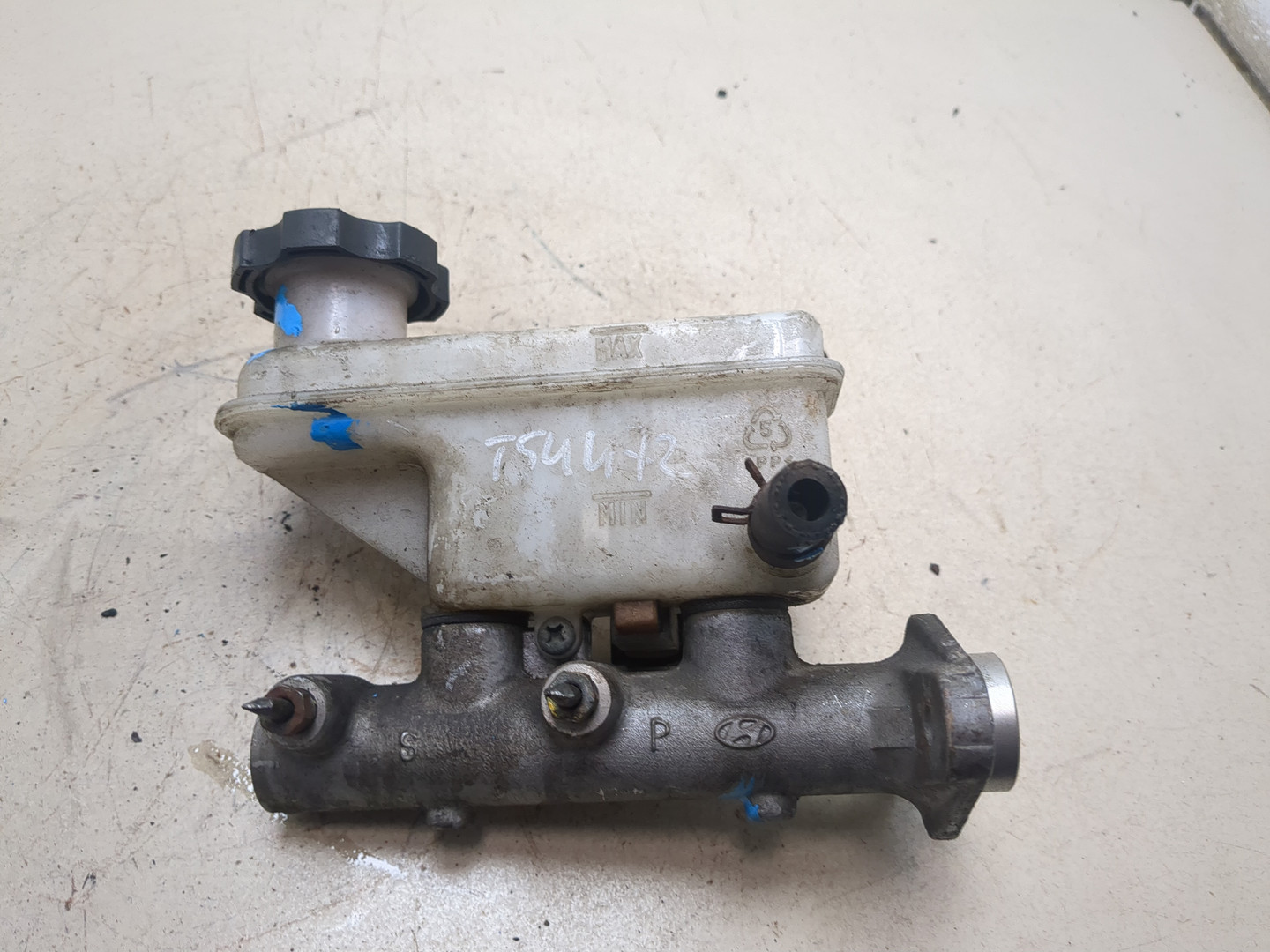 Цилиндр тормозной главный