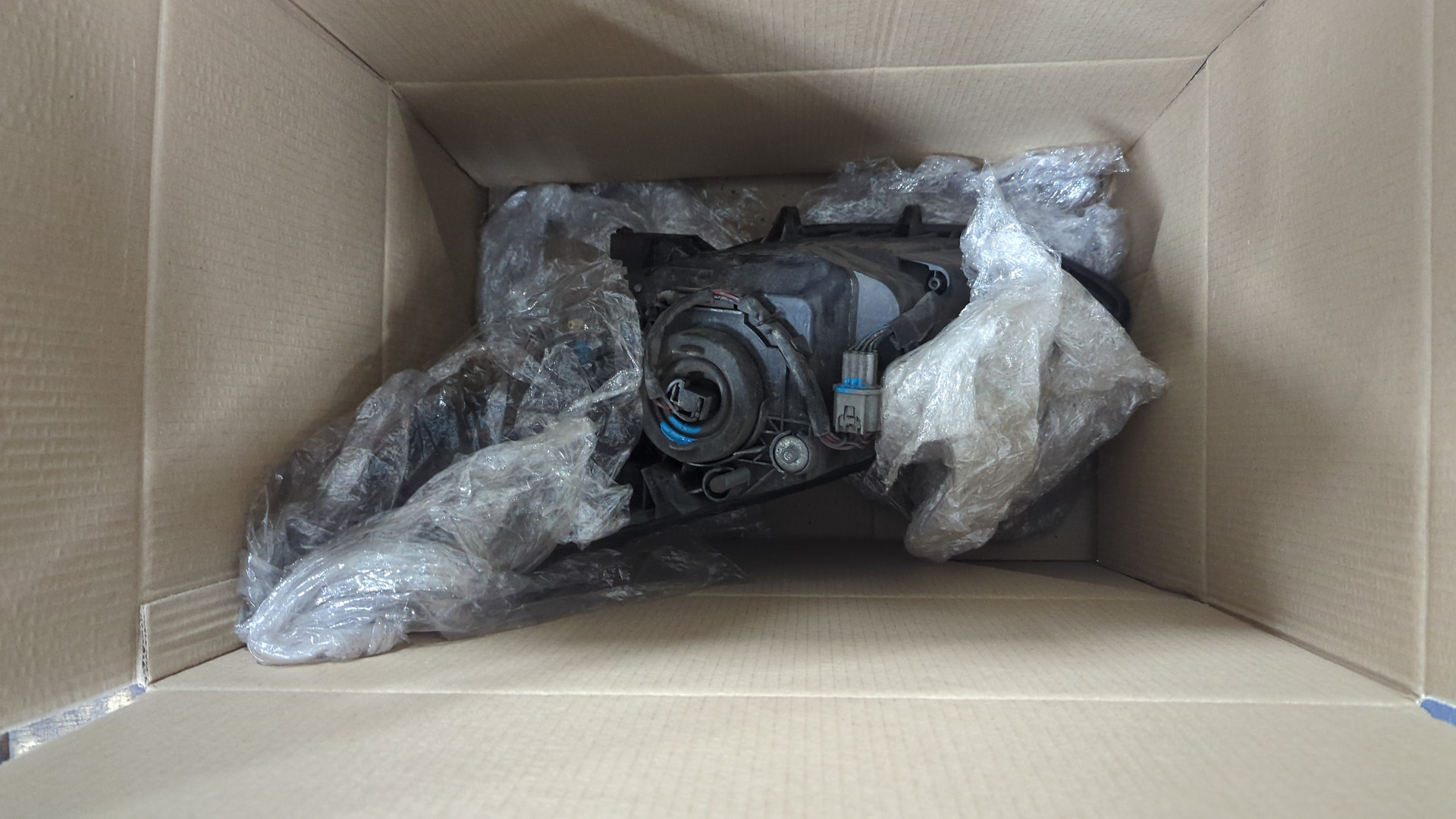 Фара правая