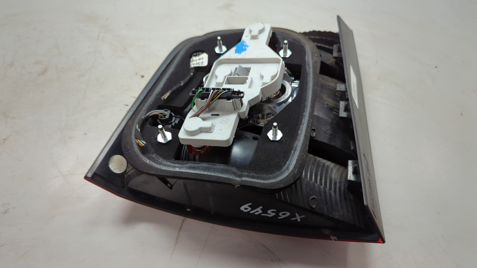 Фонарь задний правый