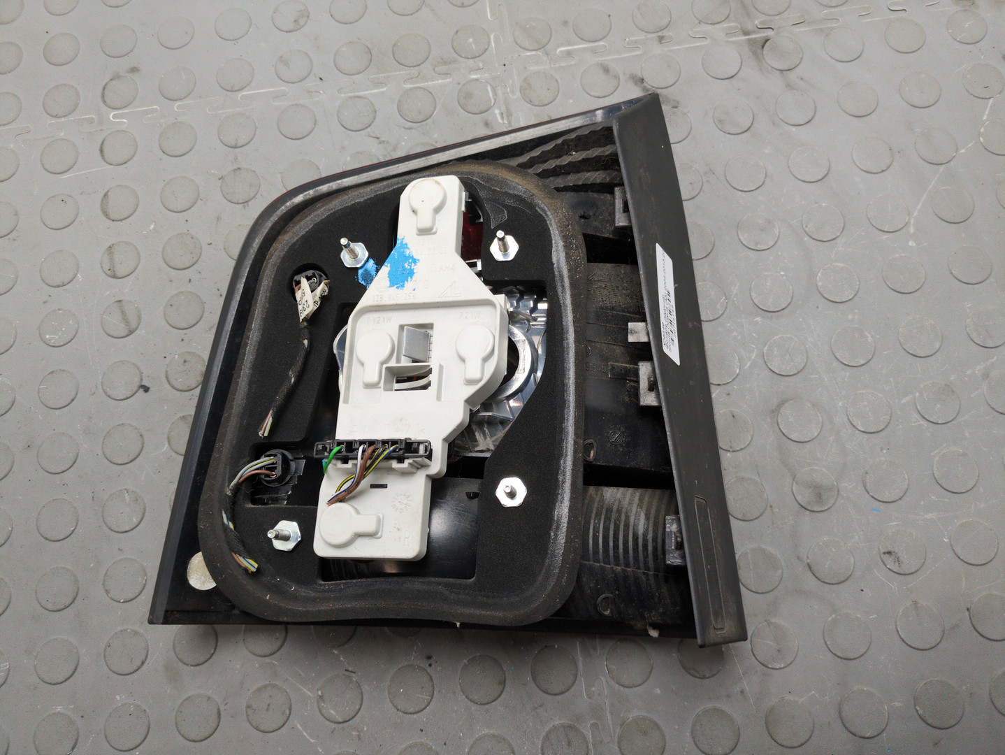 Фонарь задний правый