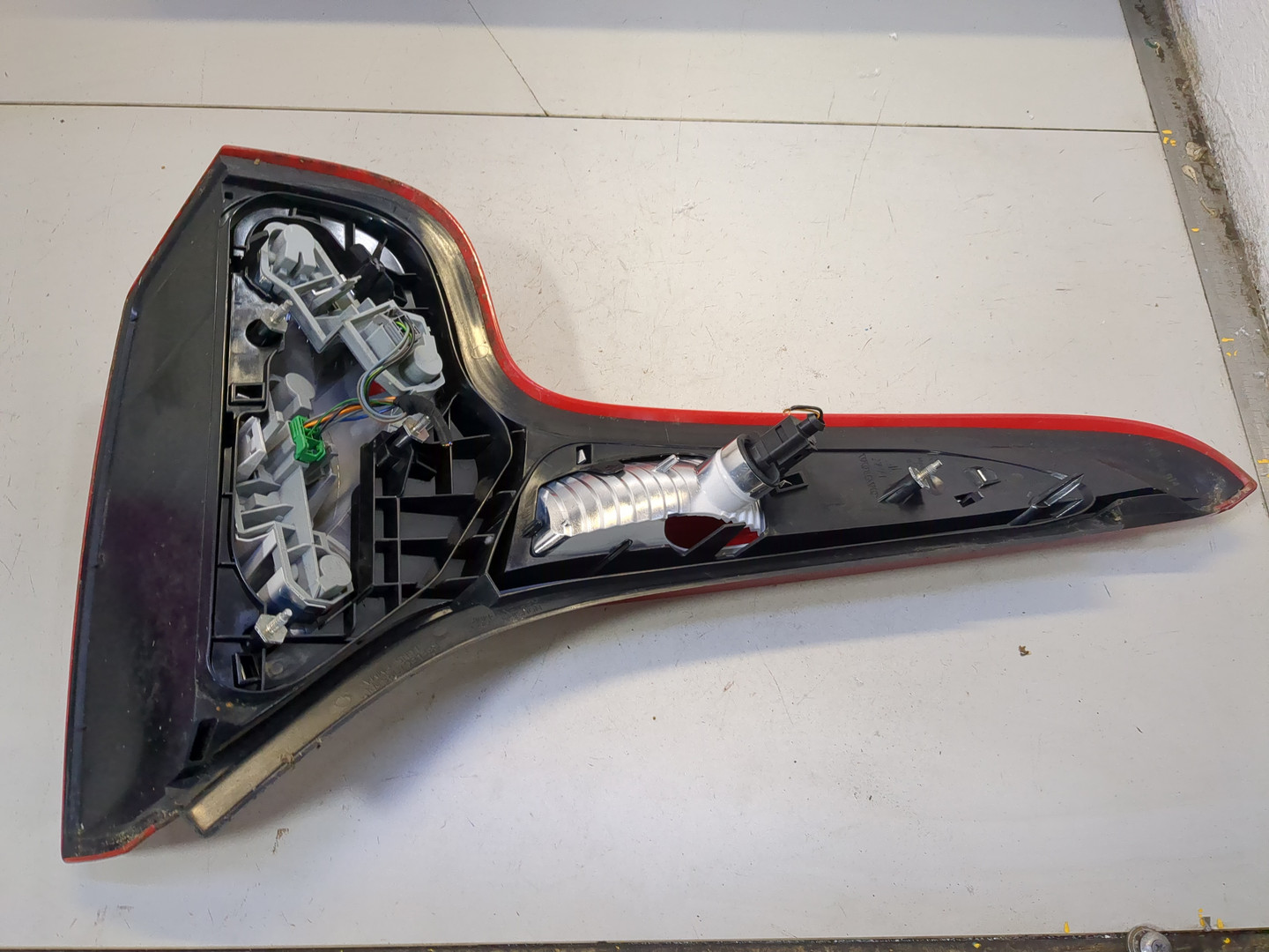 Фонарь задний правый