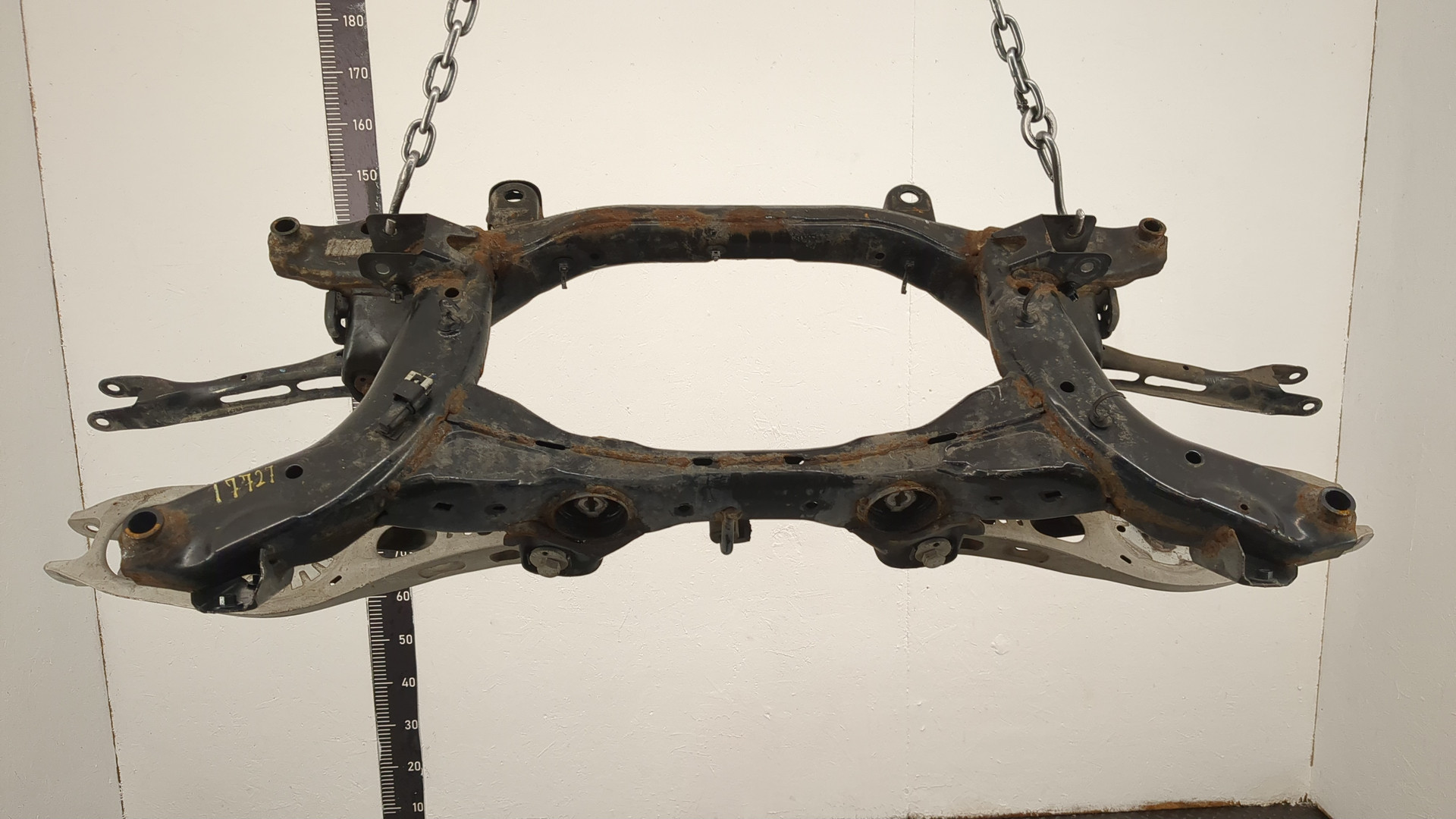 Балка задняя