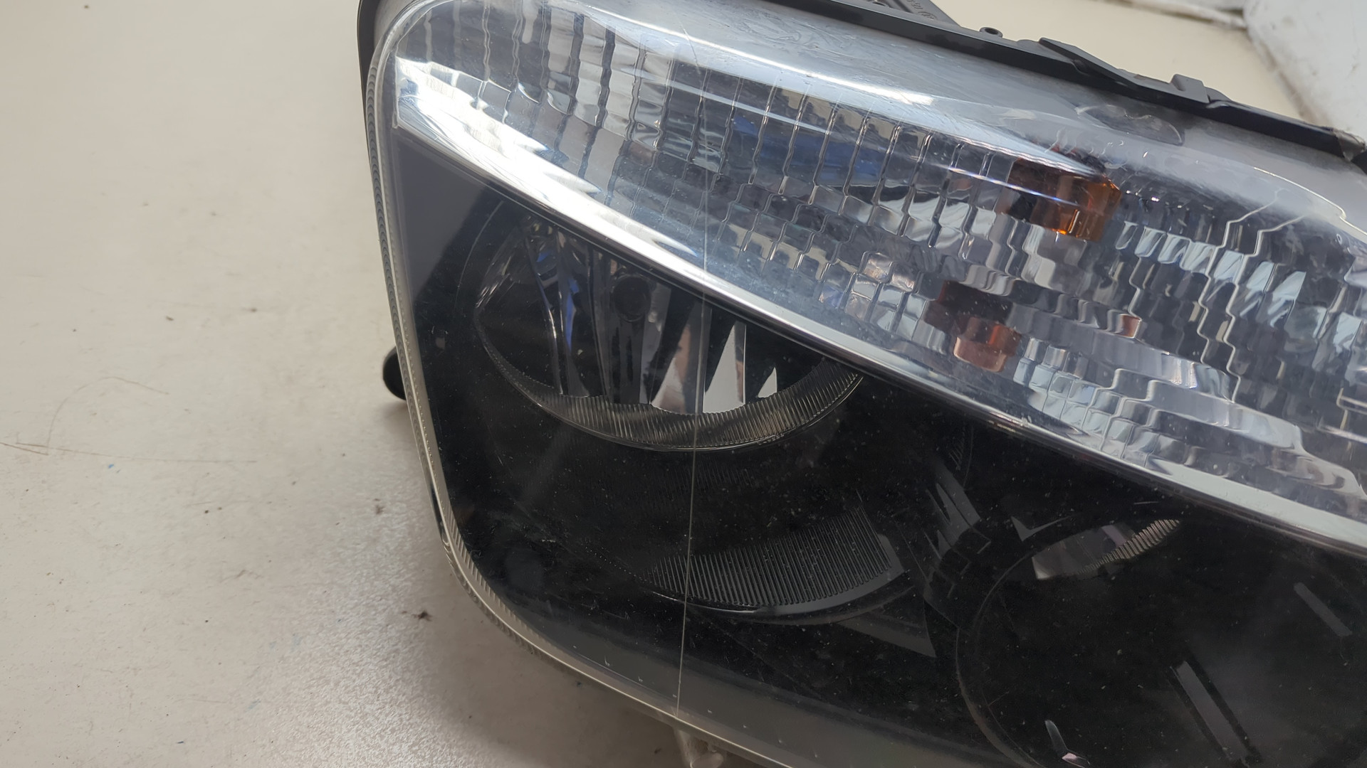 Фара правая