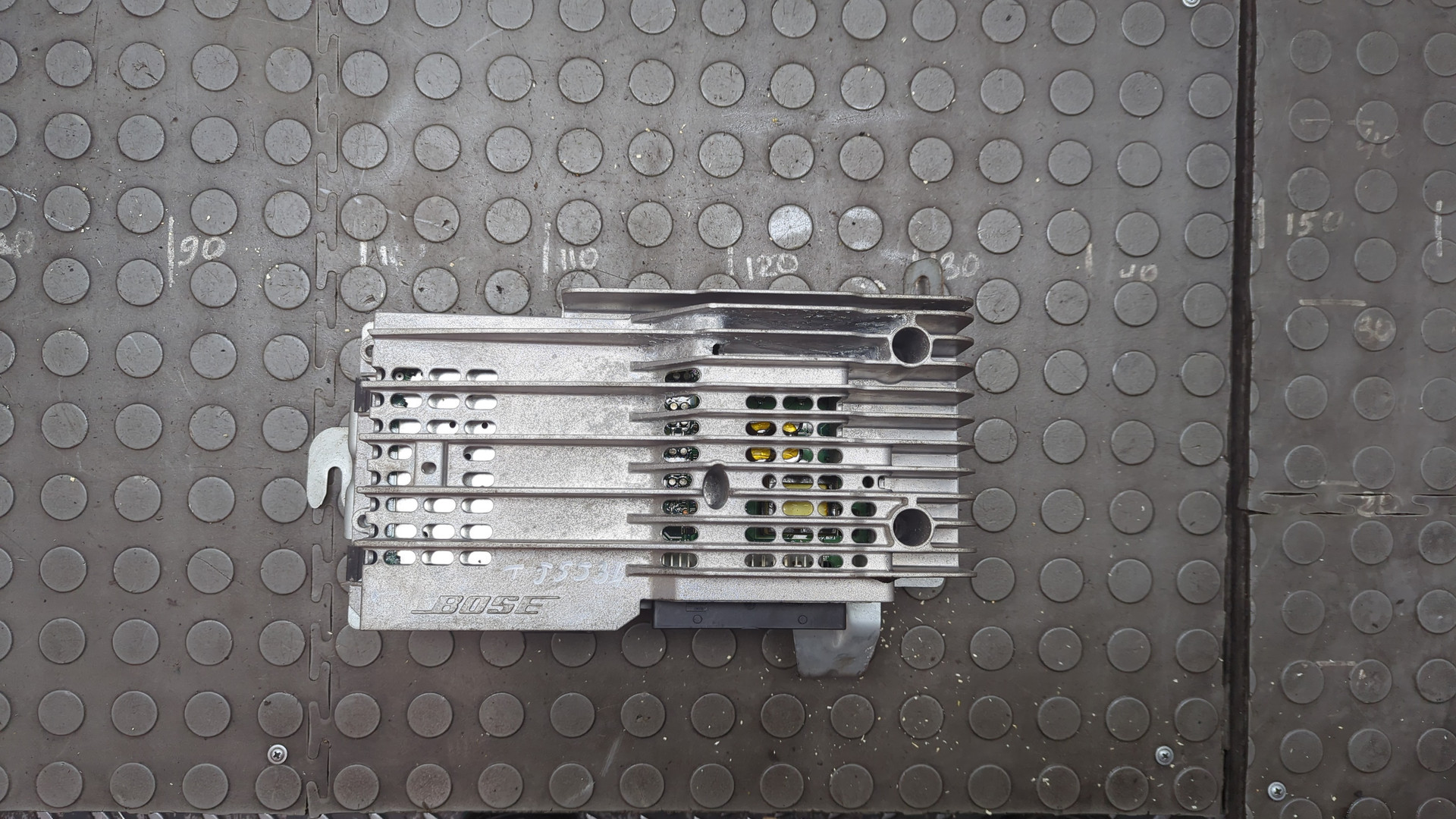 Усилитель акустической системы