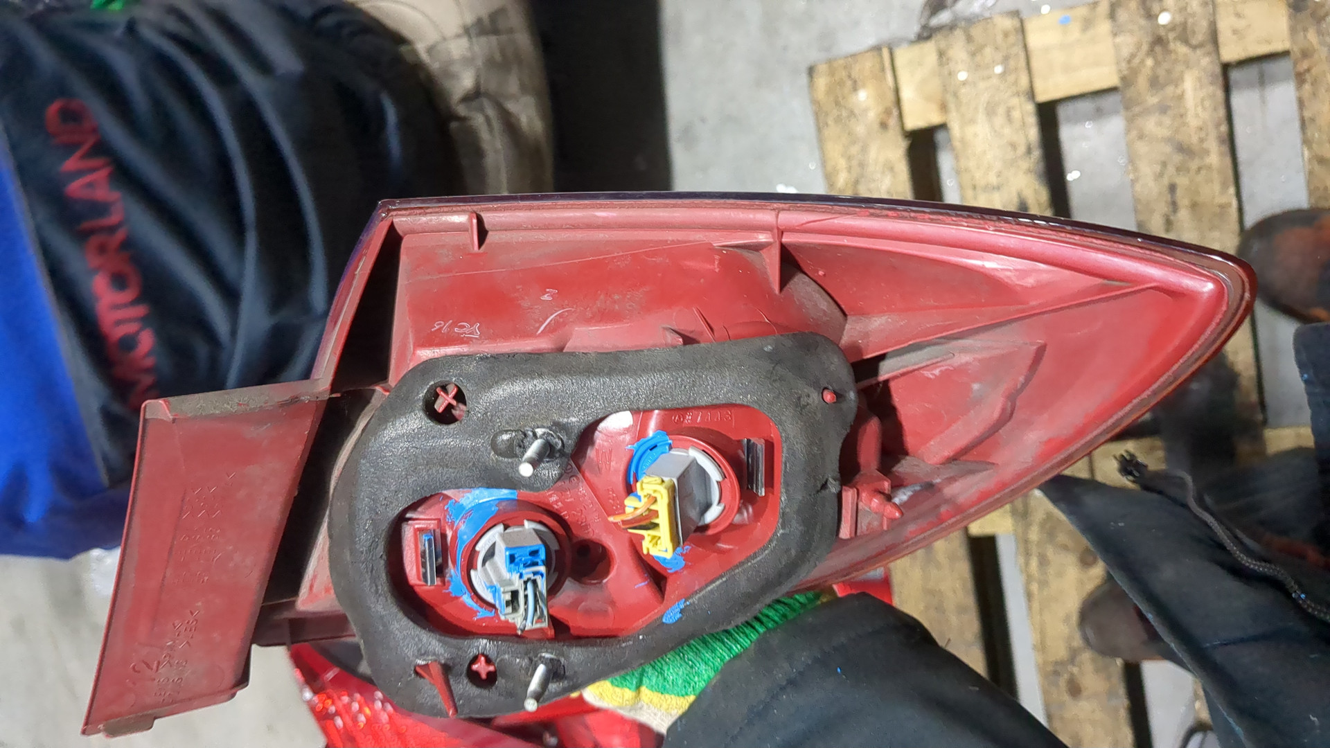 Фонарь задний левый