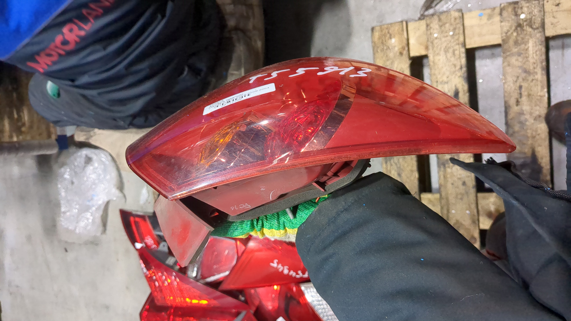 Фонарь задний левый