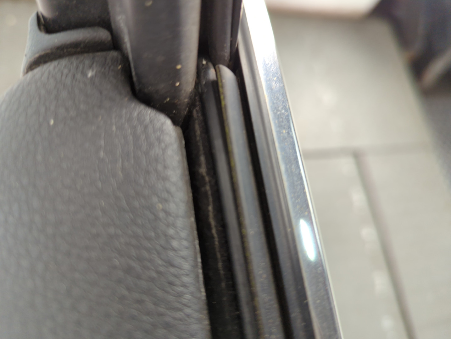 Дверь передняя левая