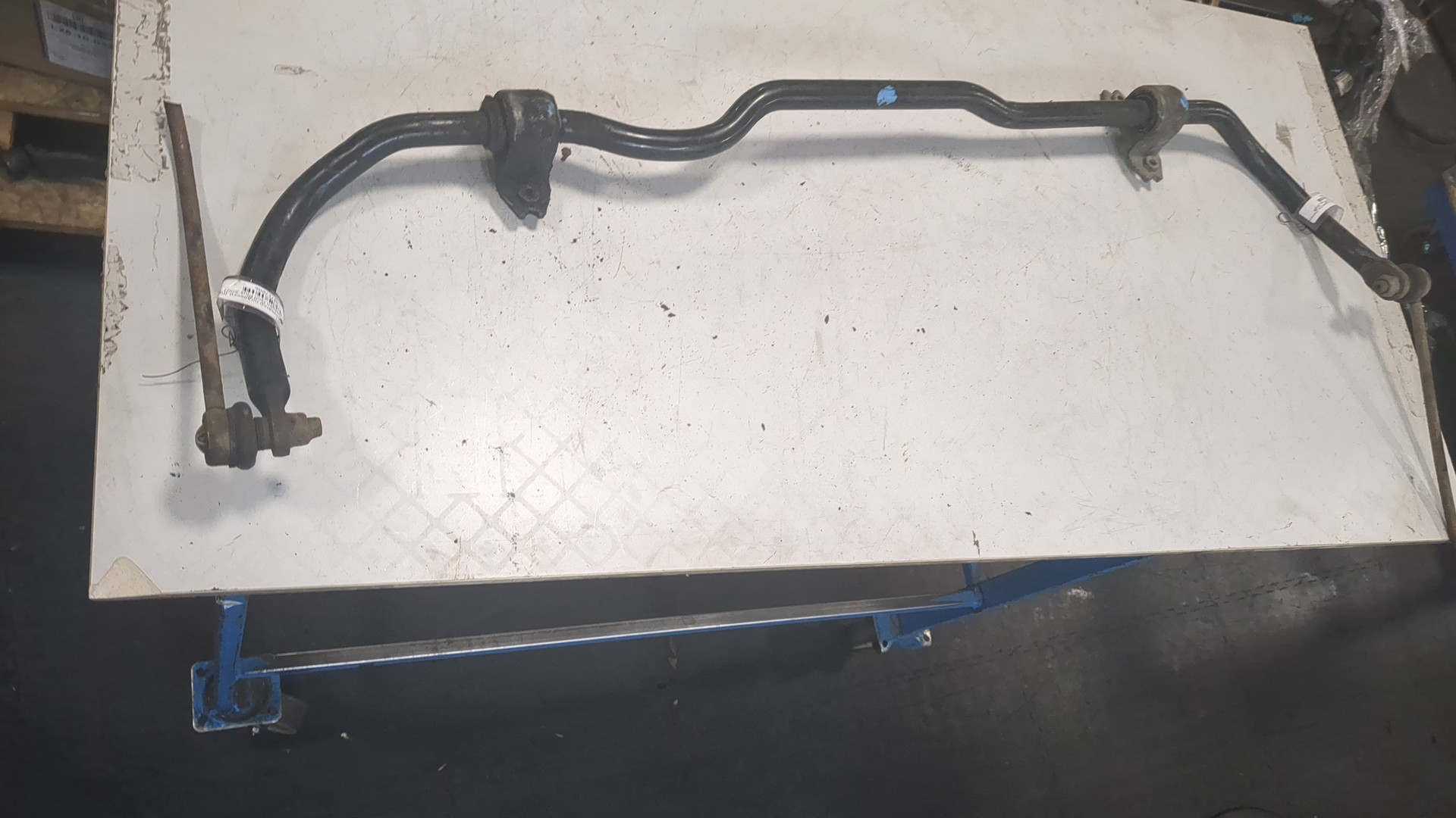 Стабилизатор передний