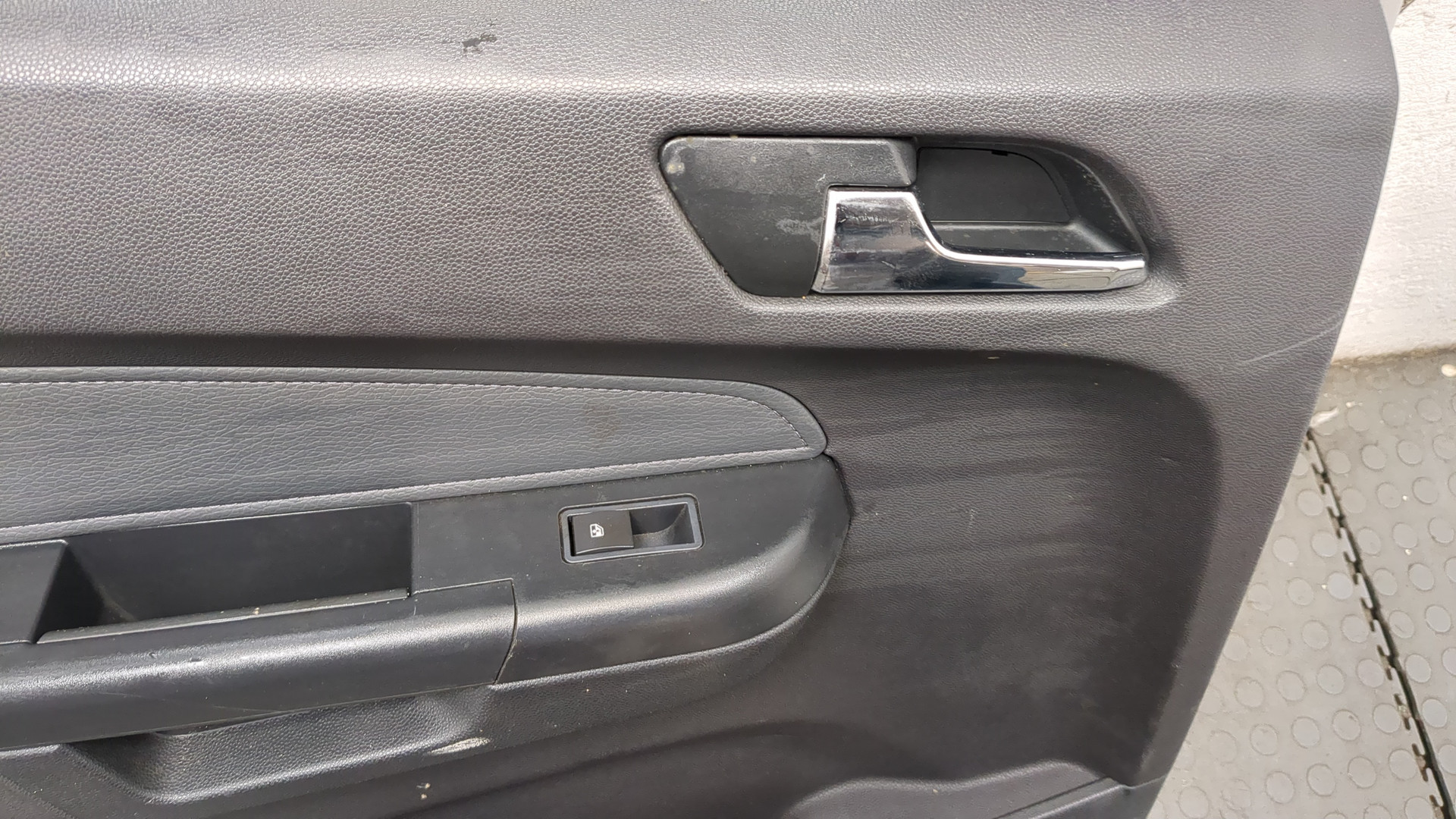 Дверь задняя левая