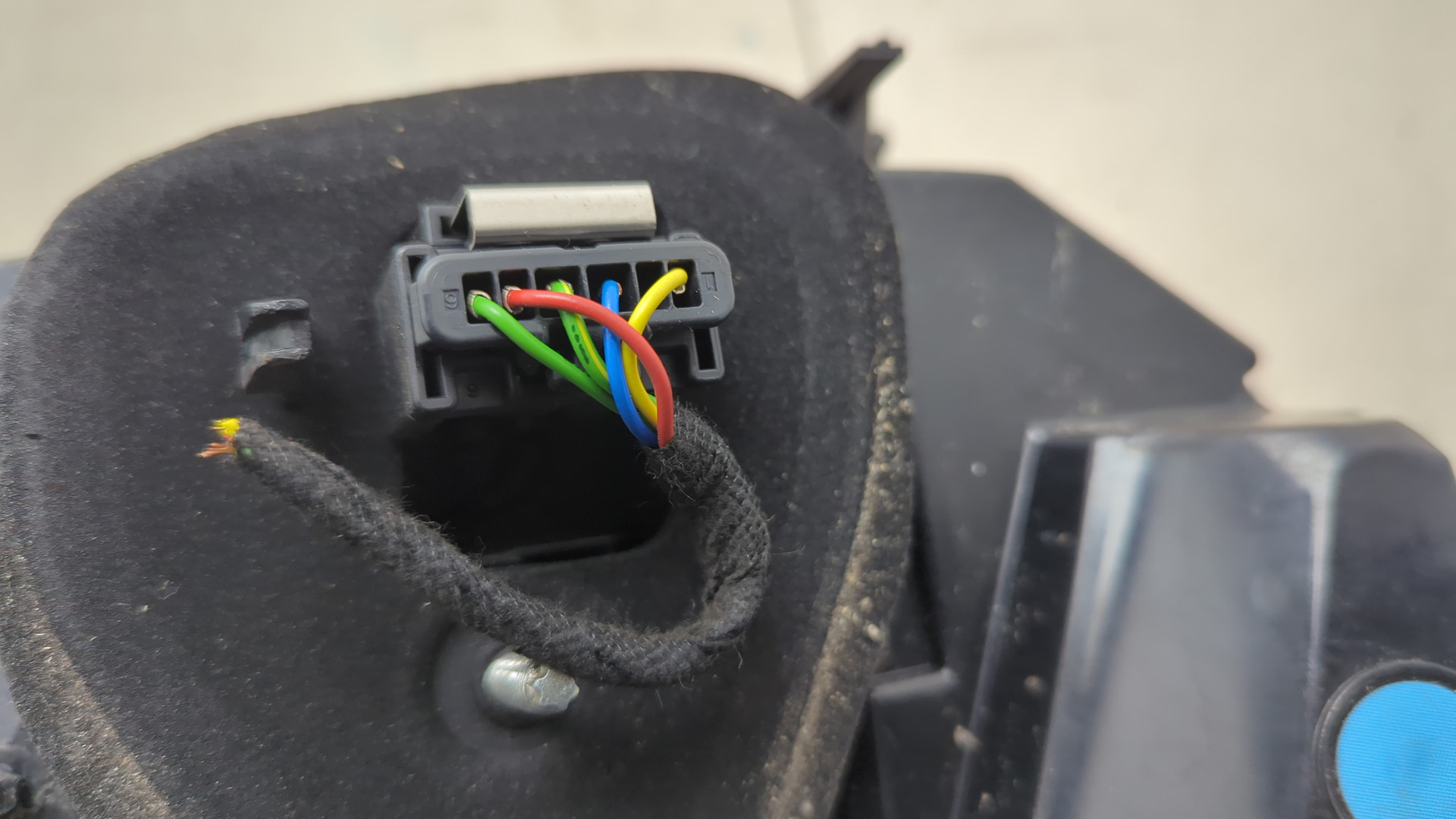 Фонарь задний правый