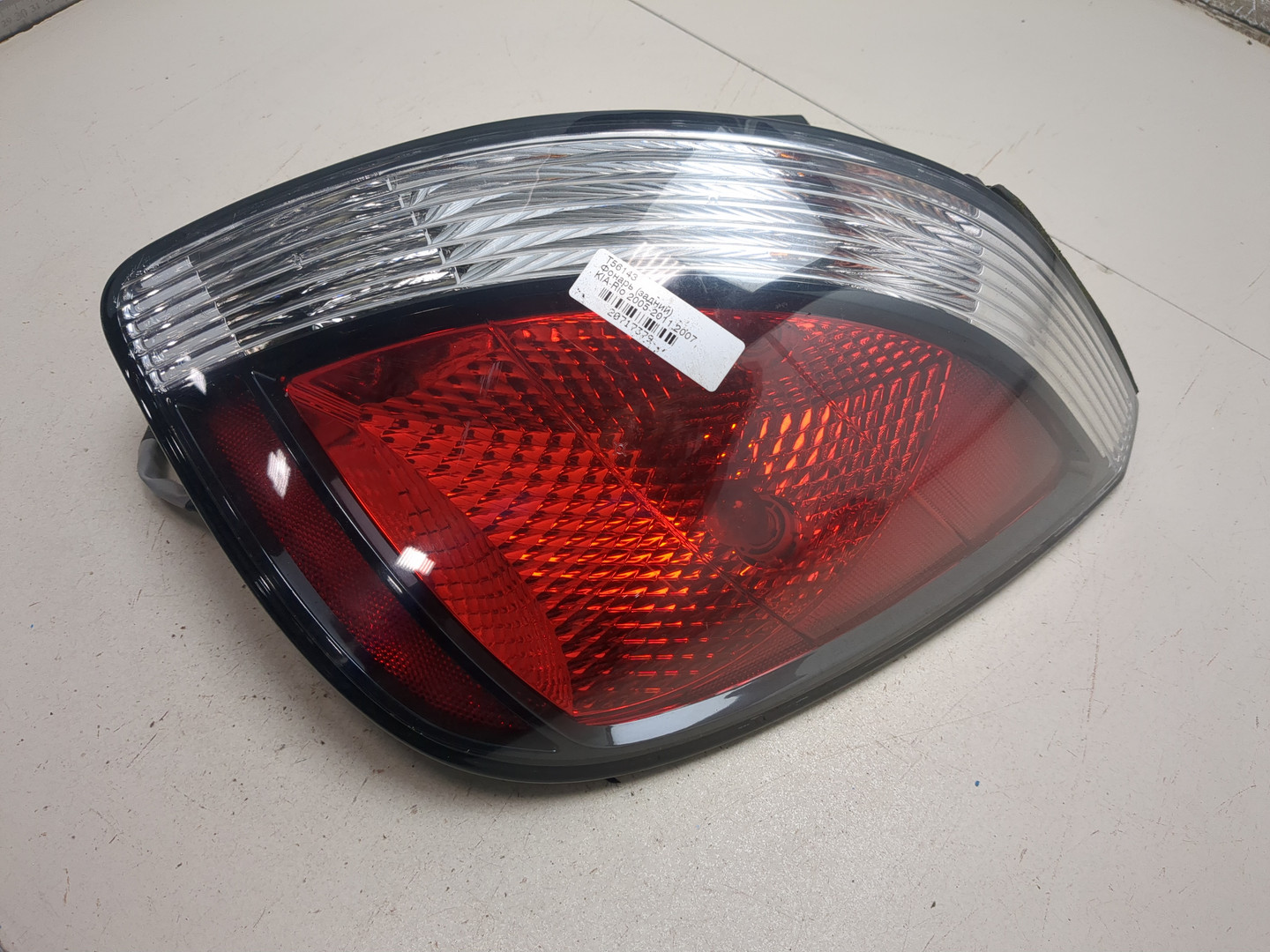 Фонарь задний правый