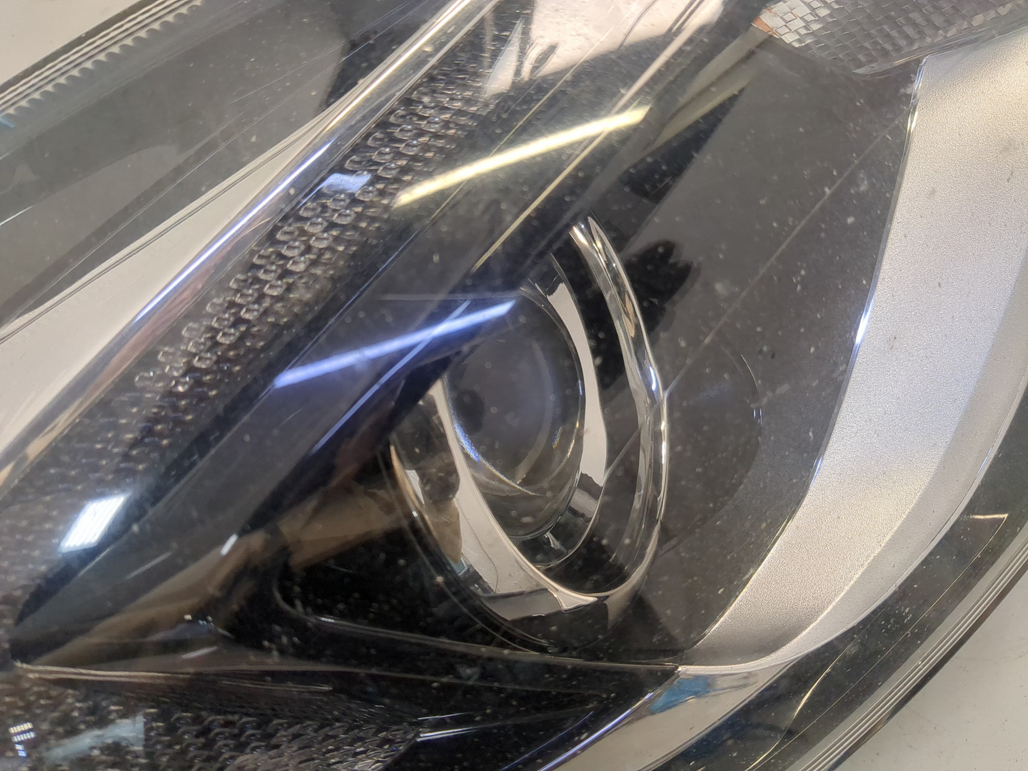 Фара правая