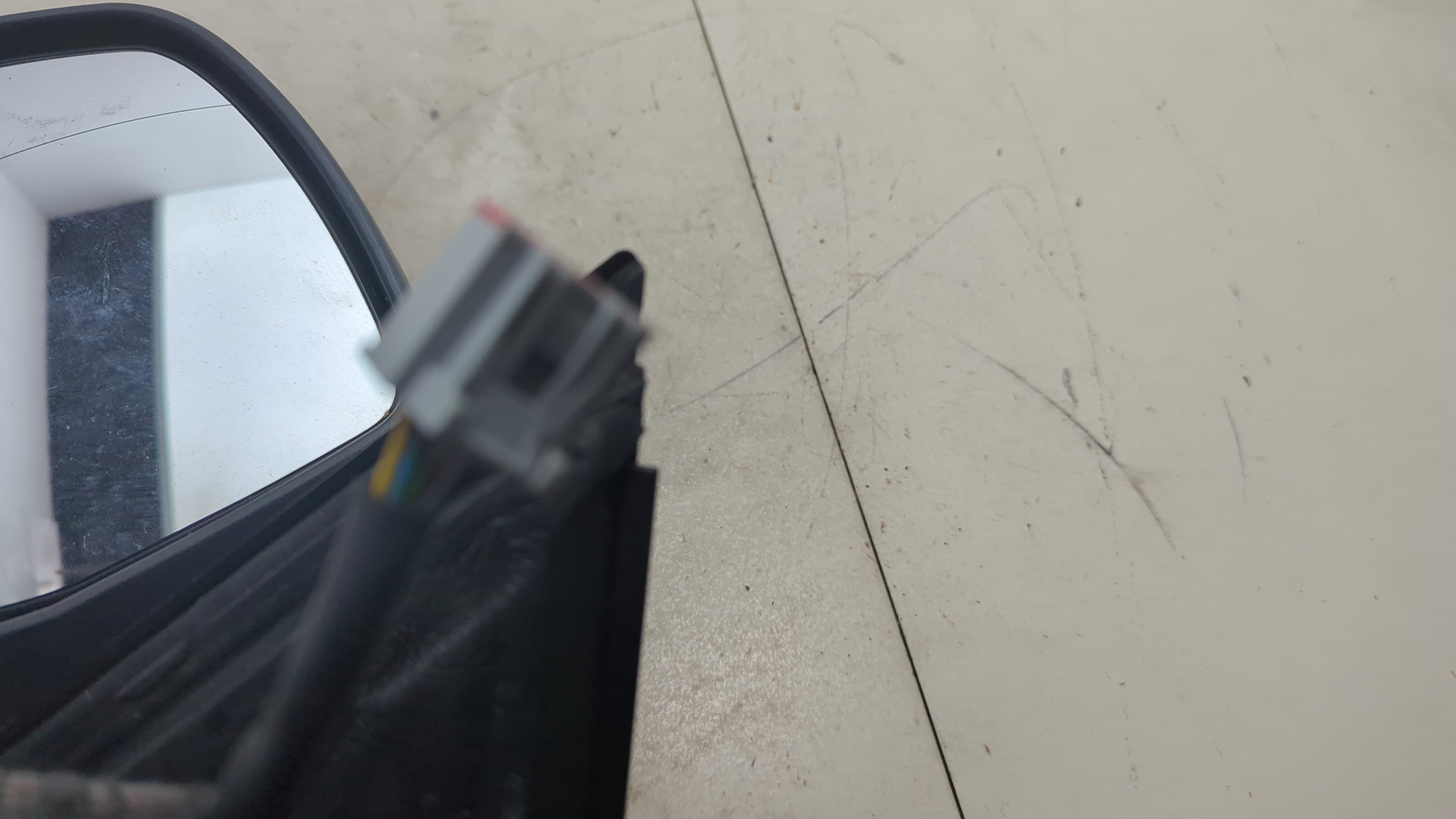 Зеркало левое электрическое