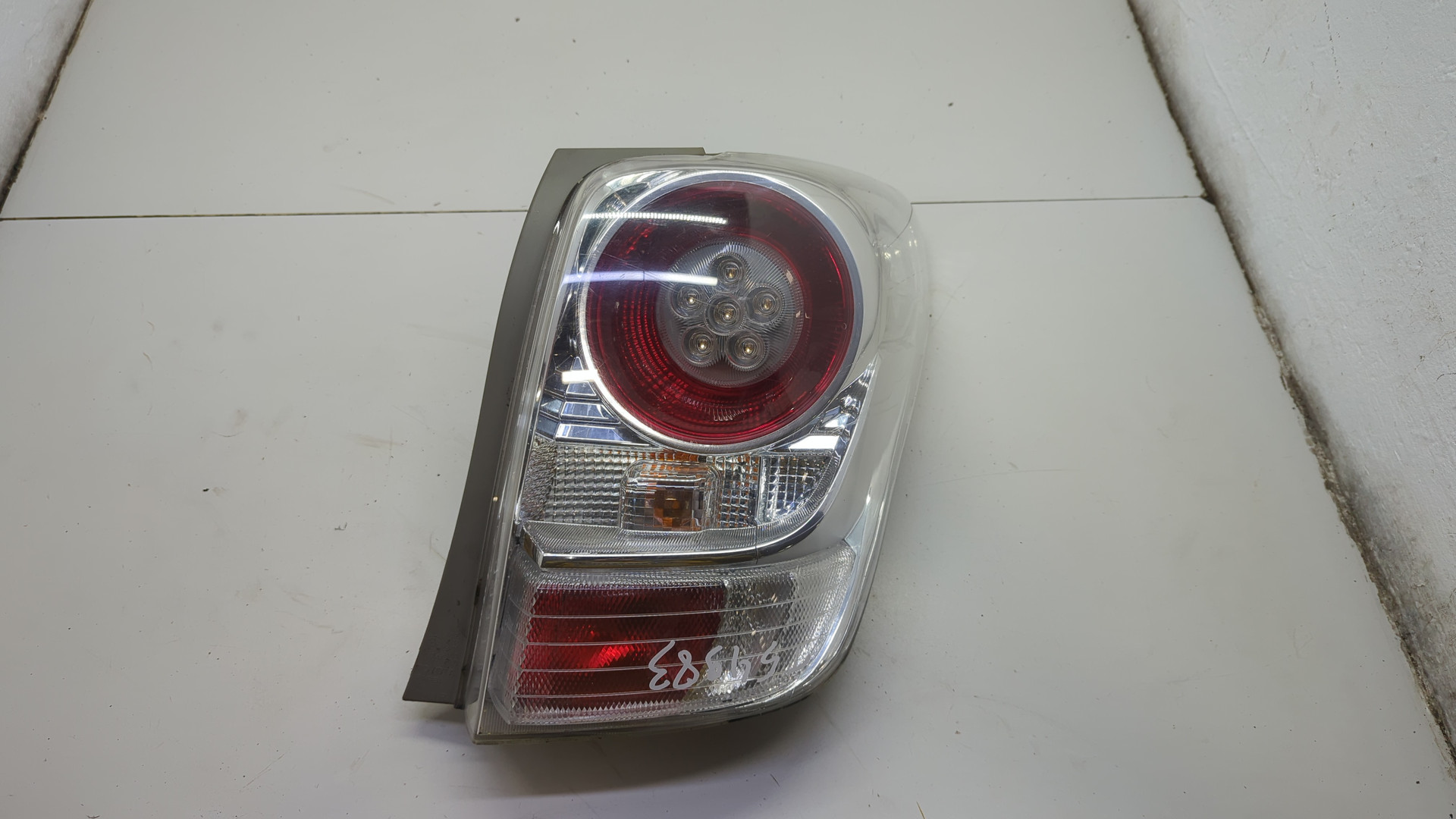 Фонарь задний правый