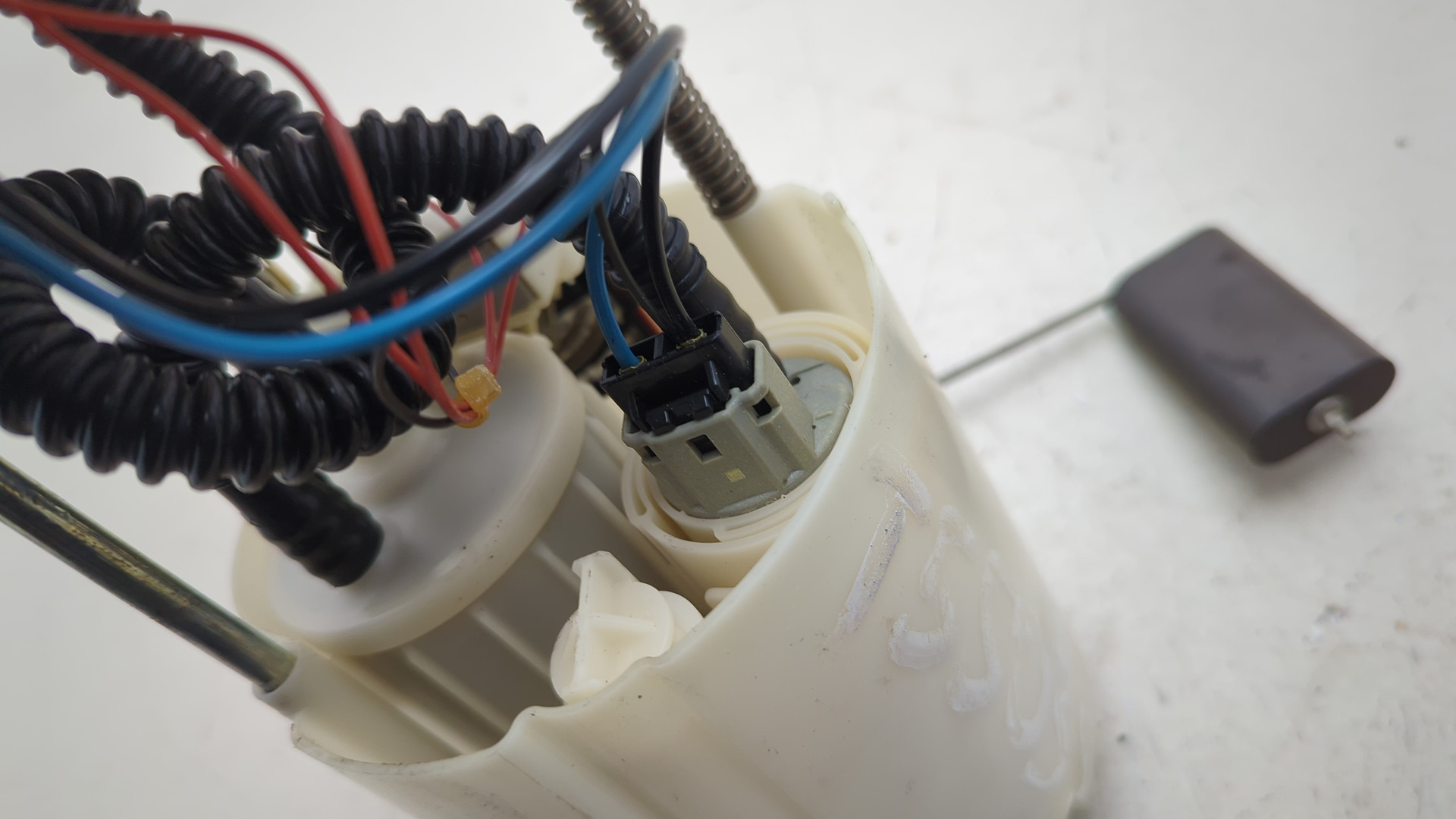 Насос топливный электрический