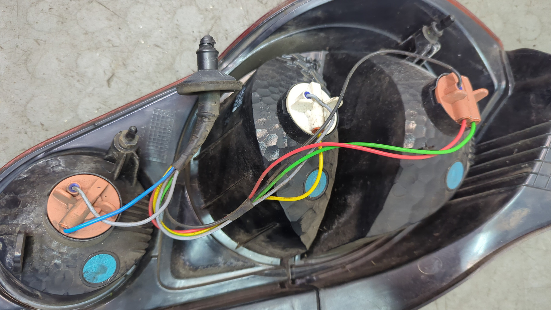 Фонарь задний правый