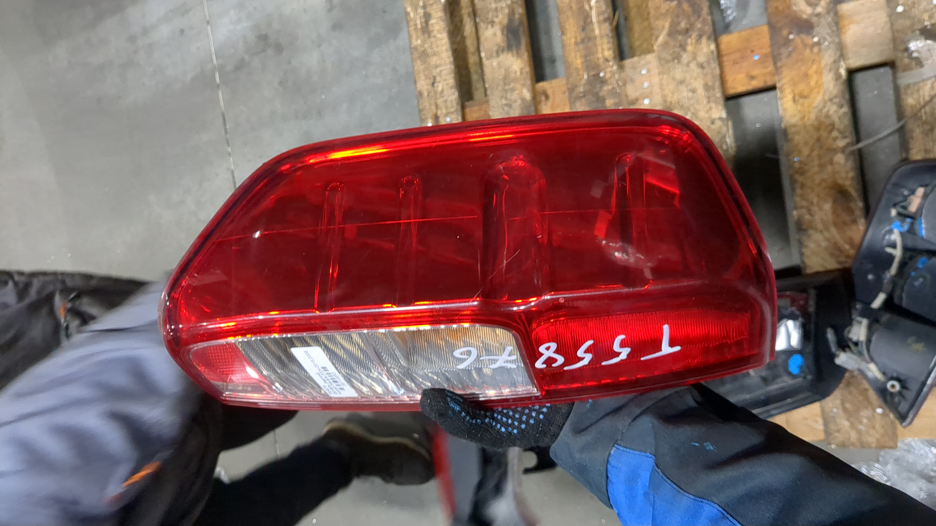 Фонарь задний левый