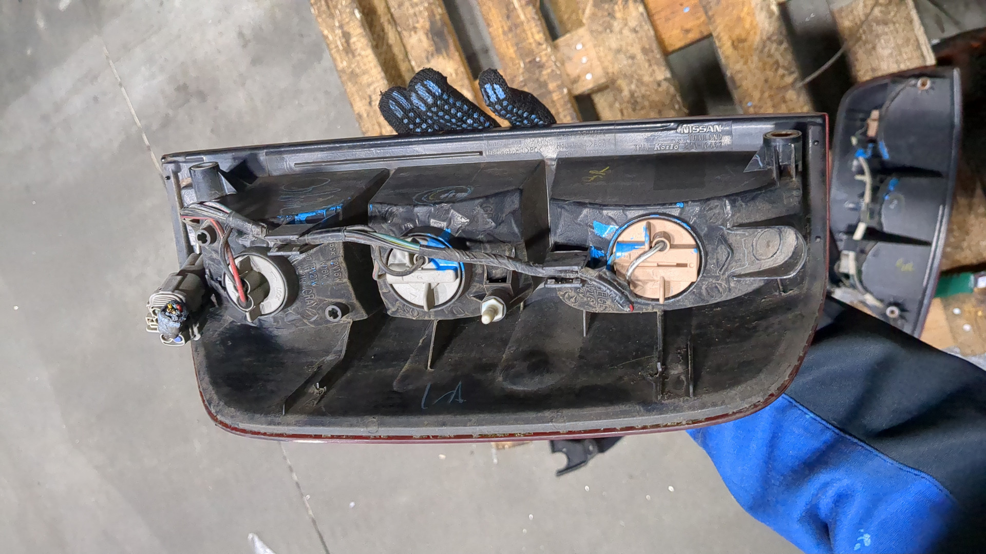 Фонарь задний левый