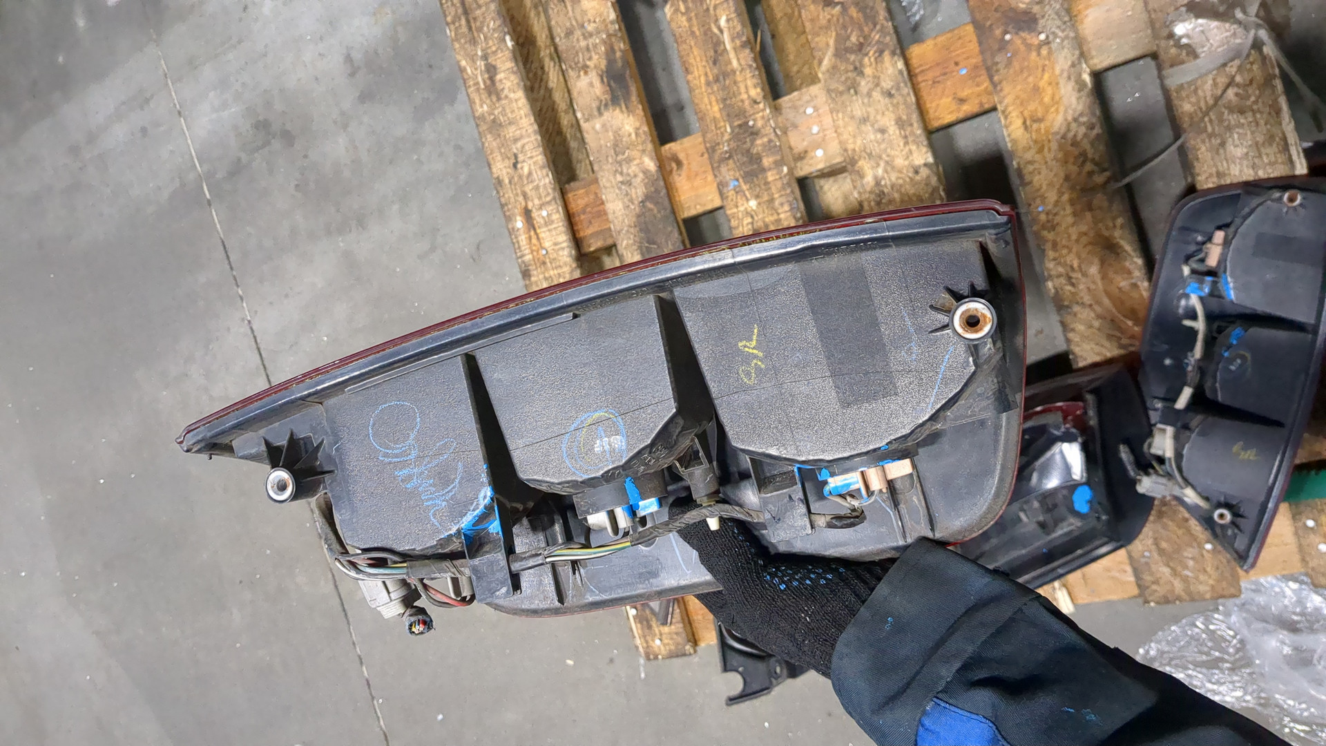 Фонарь задний левый