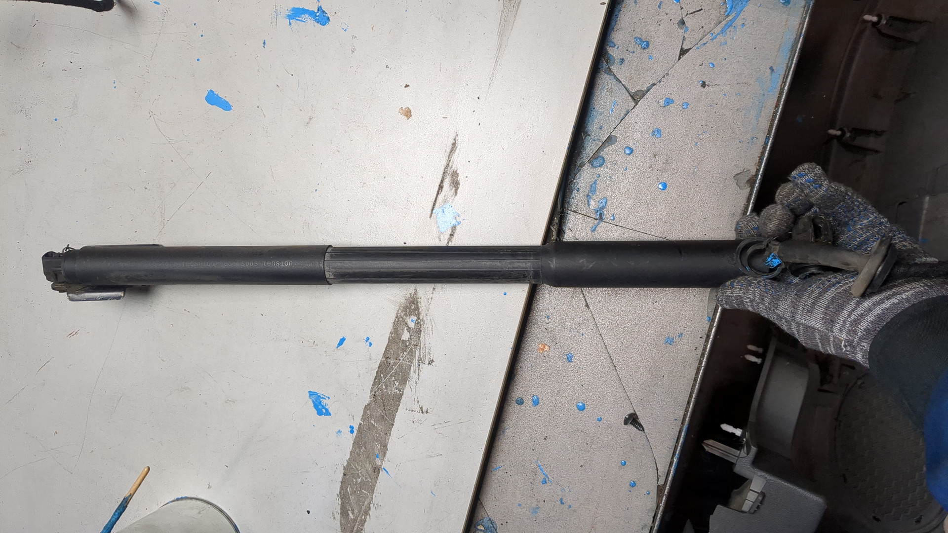 Амортизатор крышки багажника