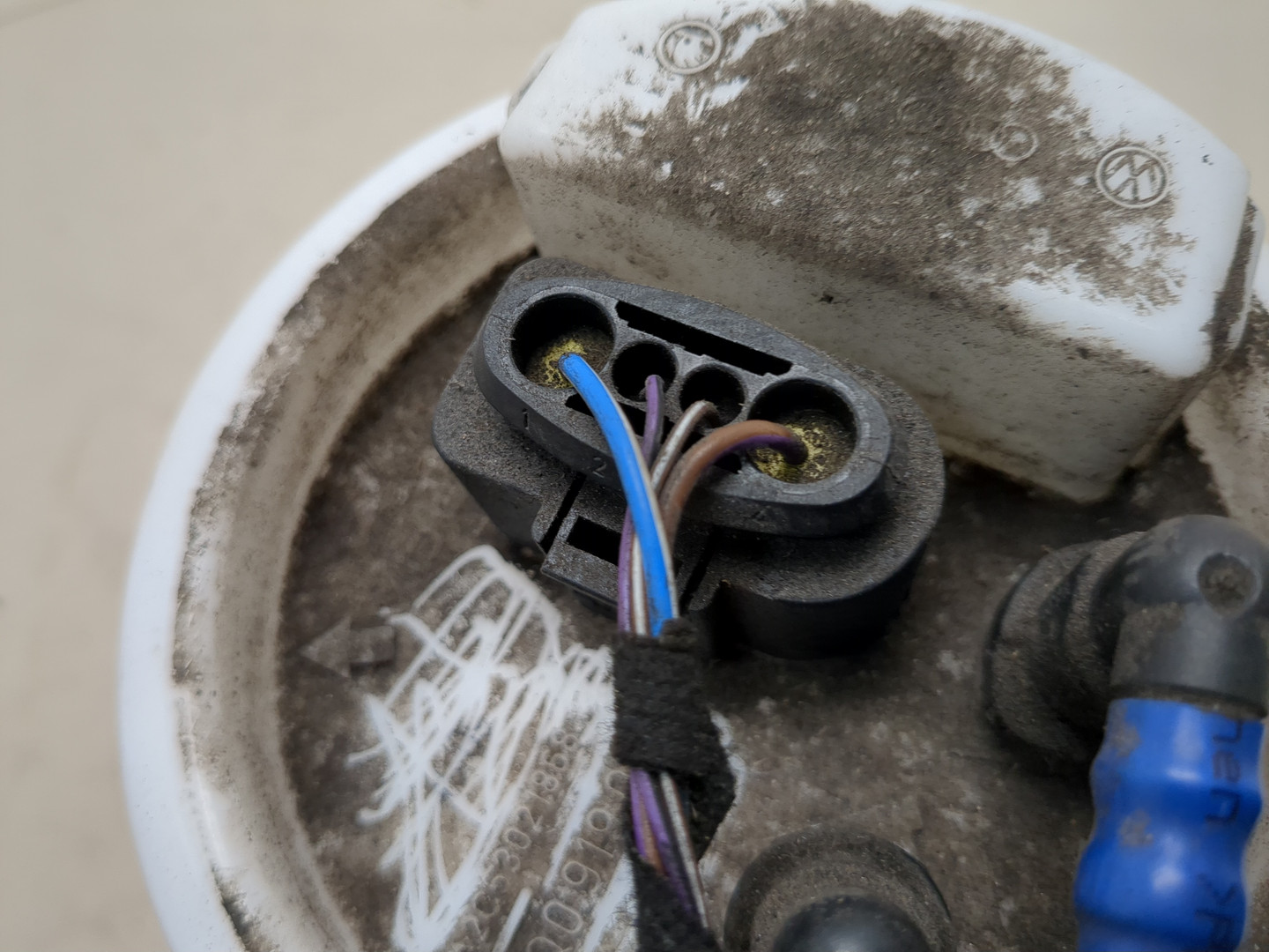 Насос топливный электрический