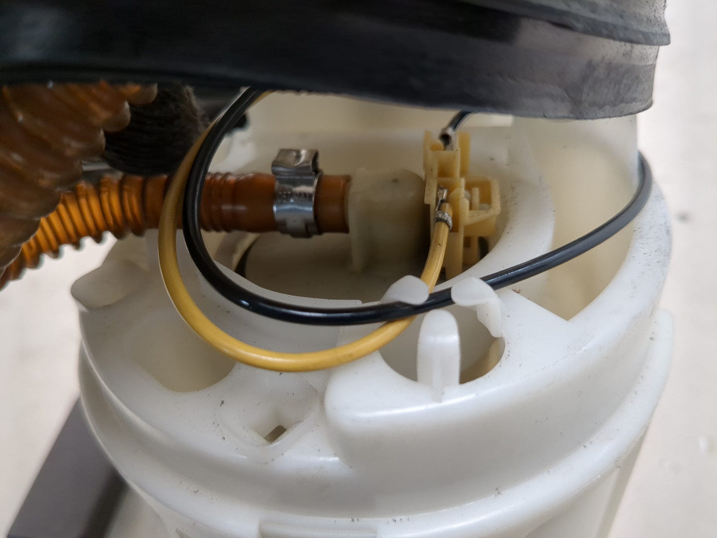 Насос топливный электрический