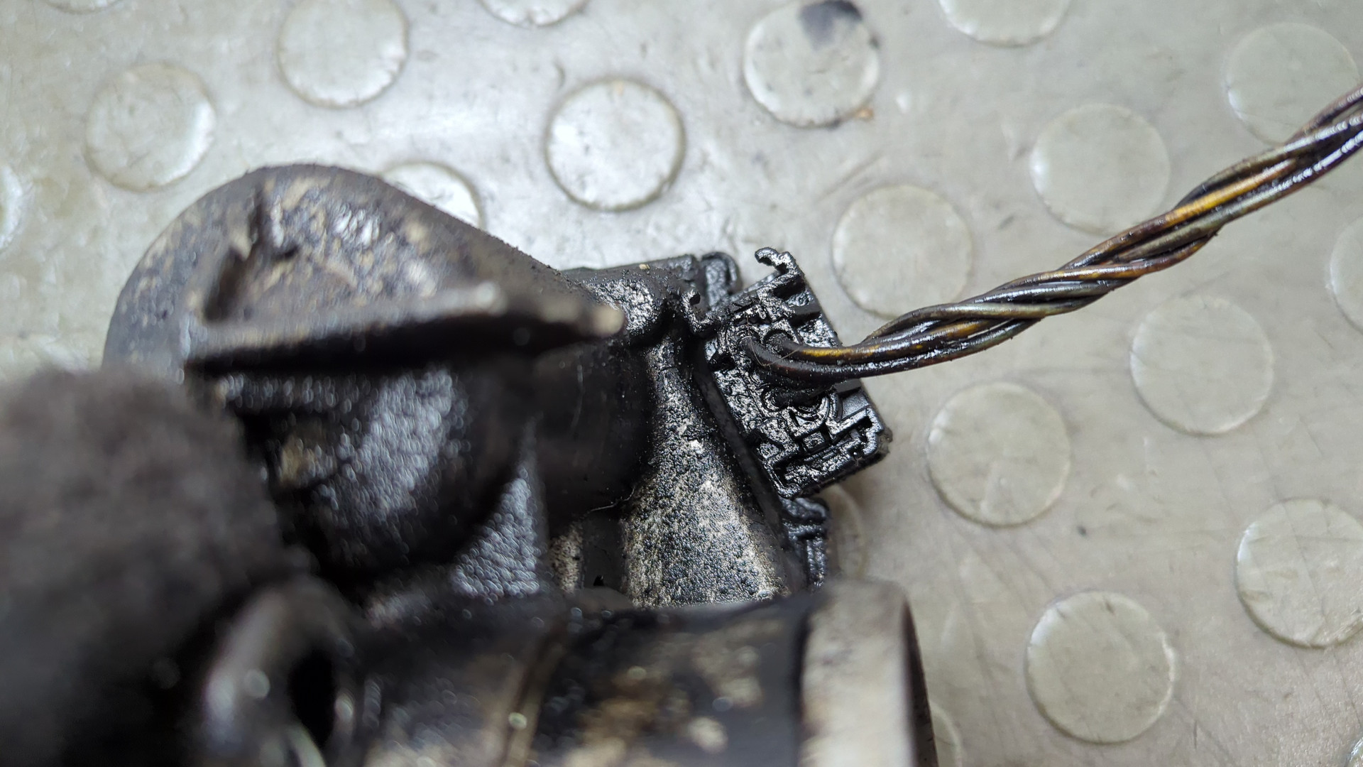 Заслонка дроссельная электрическая