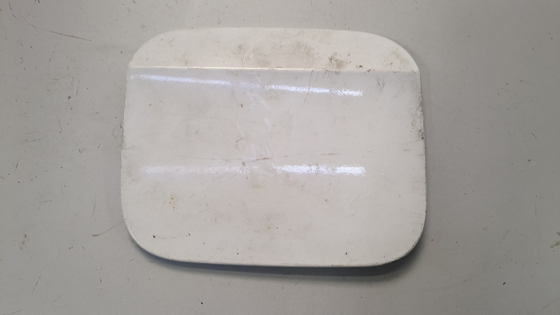 Лючок бензобака