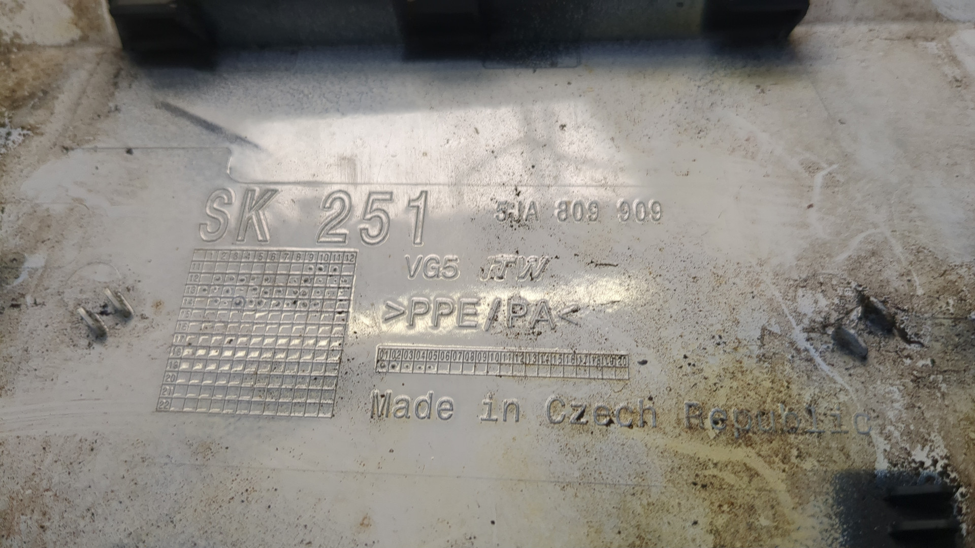 Лючок бензобака