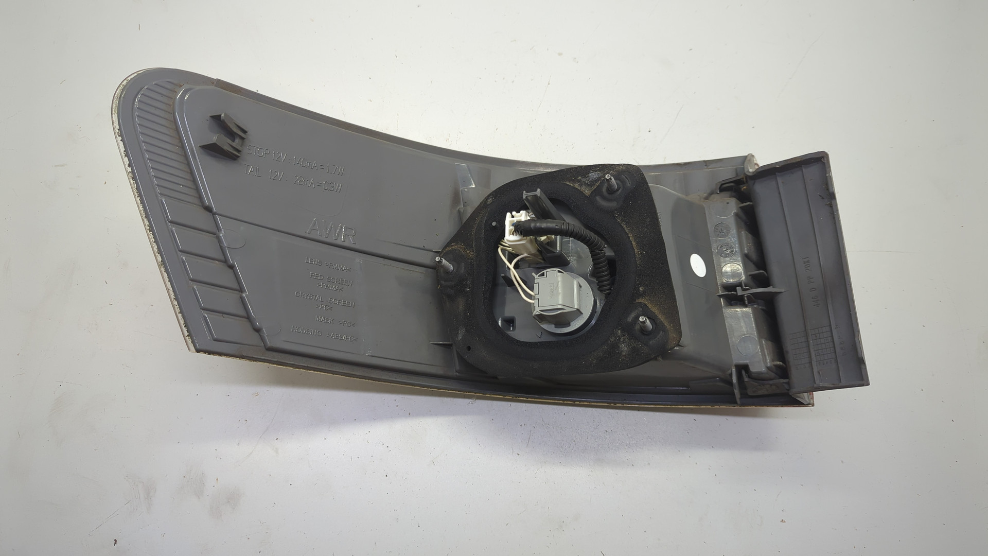 Фонарь задний правый