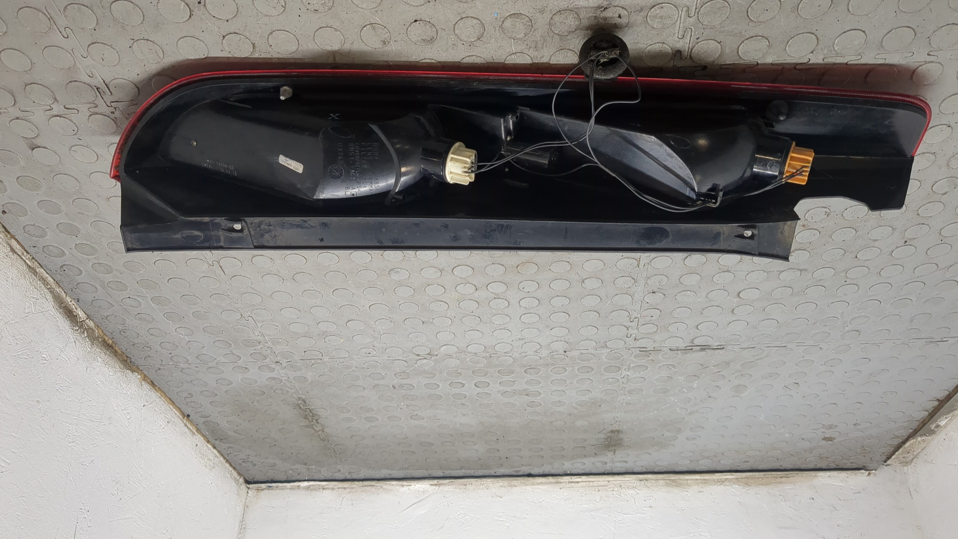 Фонарь задний правый