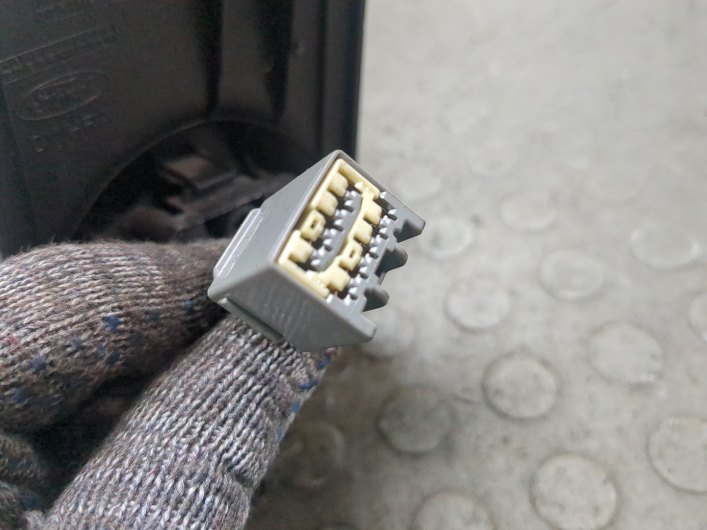 Зеркало правое электрическое