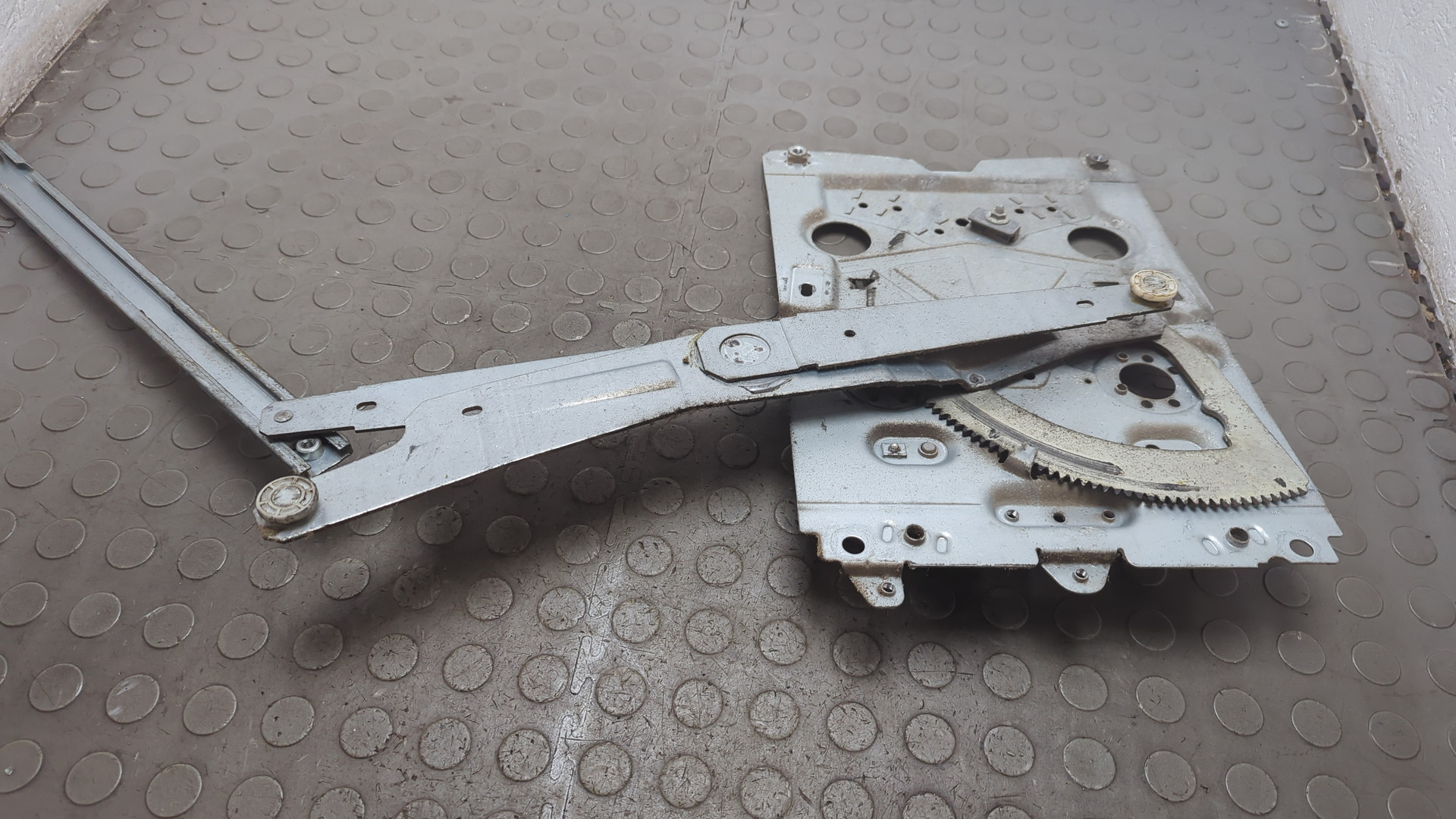 Стеклоподъемник электр. передний левый