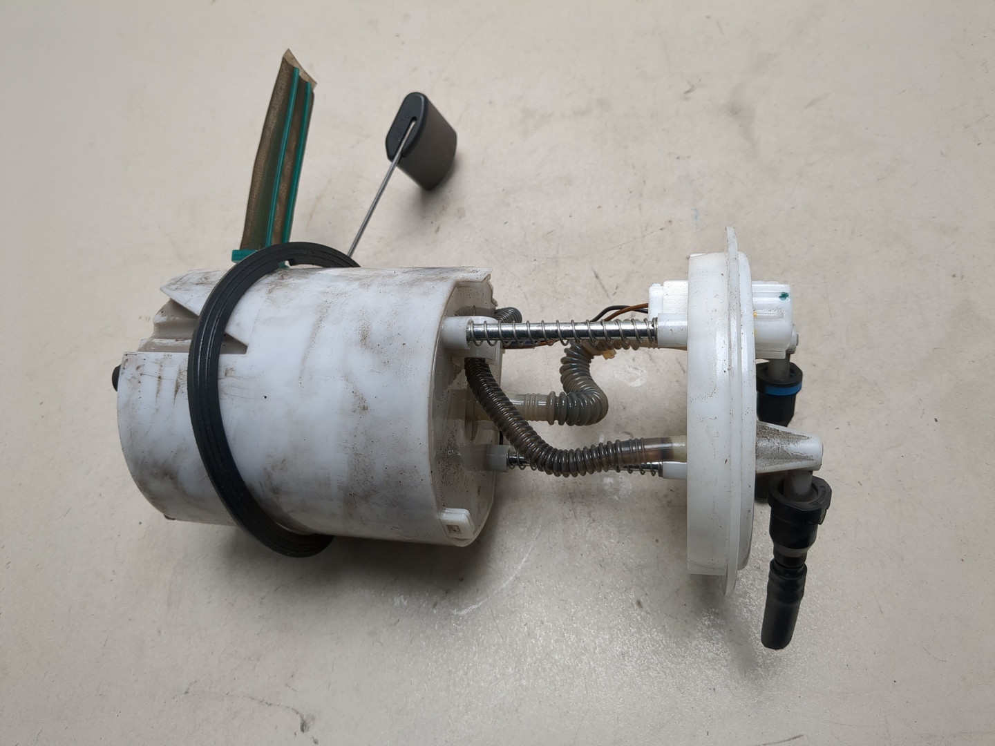 Насос топливный электрический