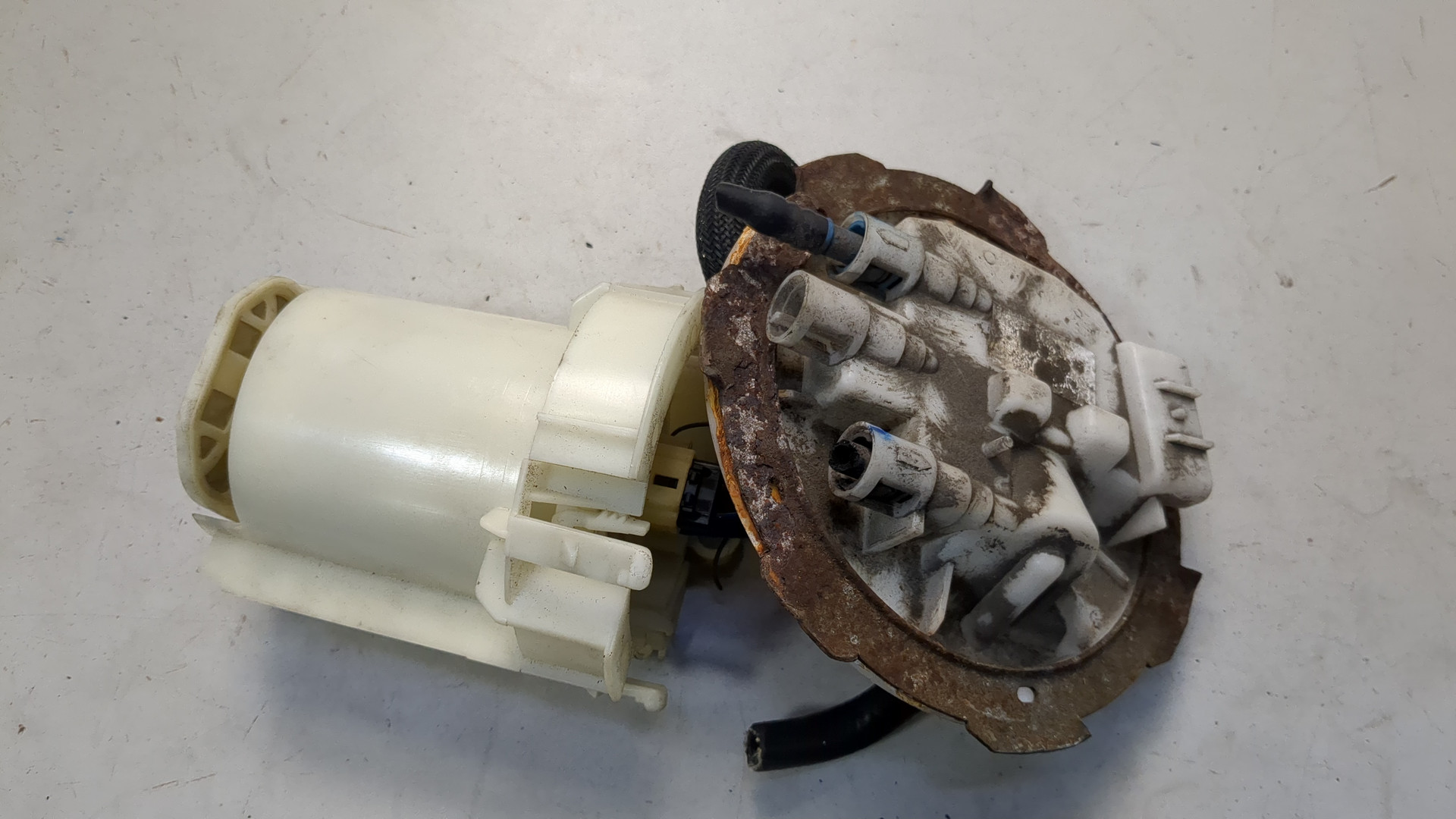 Насос топливный электрический